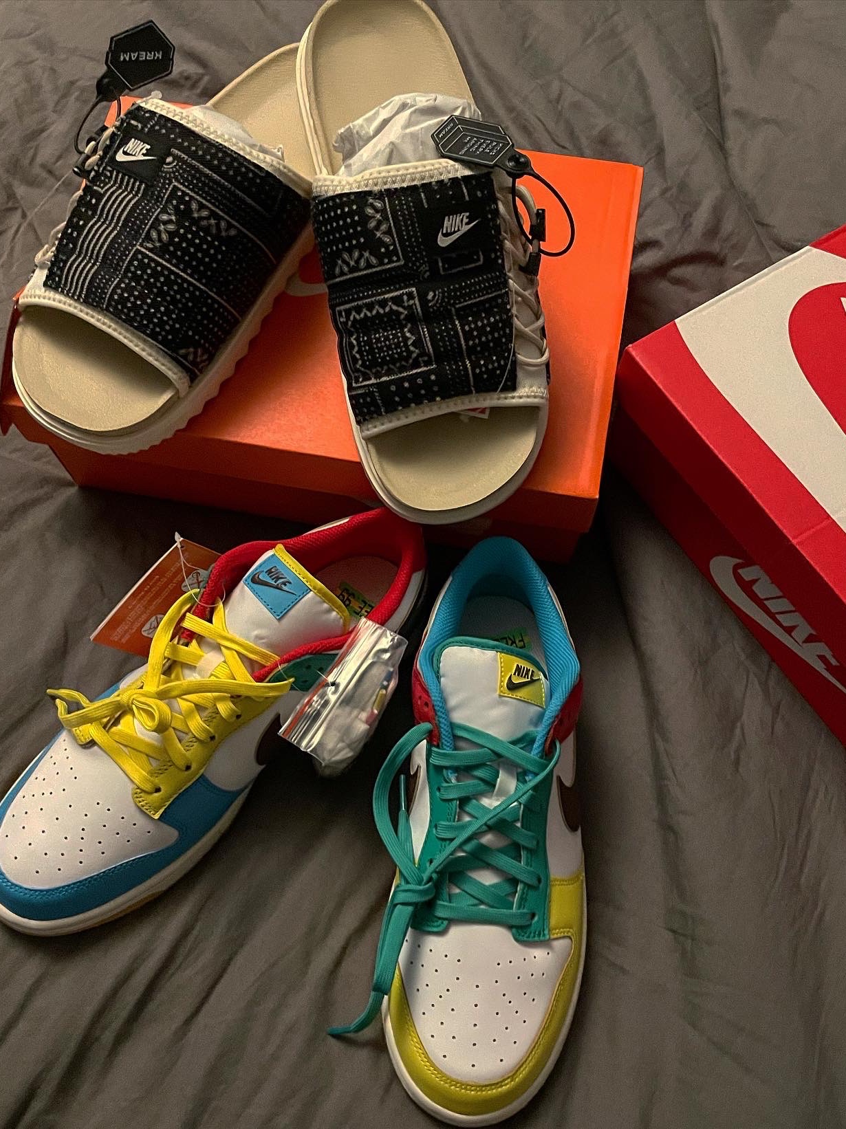 Nike Dunk Low SE Free.99 White, Nike Asuna Slide Pale Ivory Rattan 착용 스타일