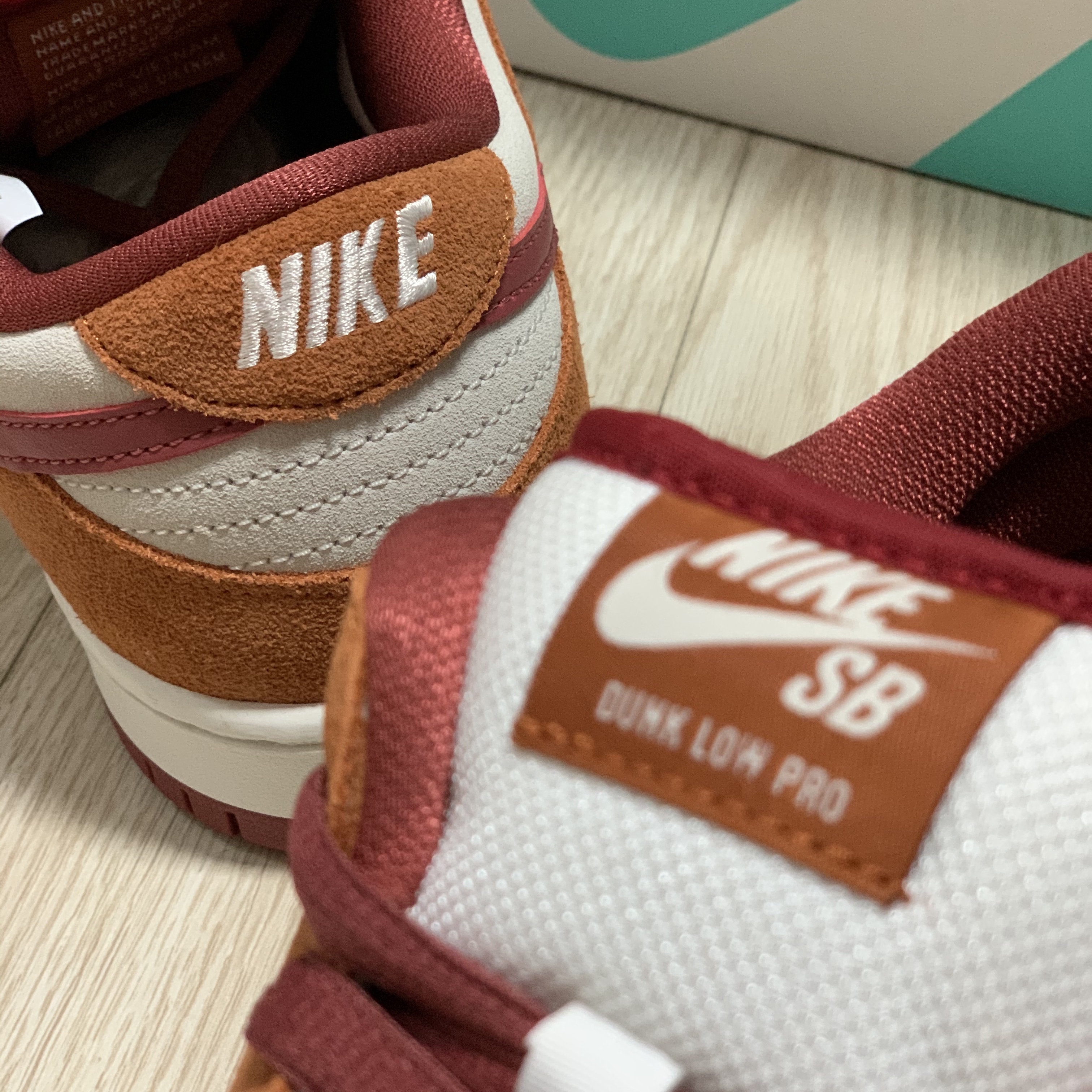 Nike SB Dunk Low Pro Dark Russet 착용 스타일 - 3