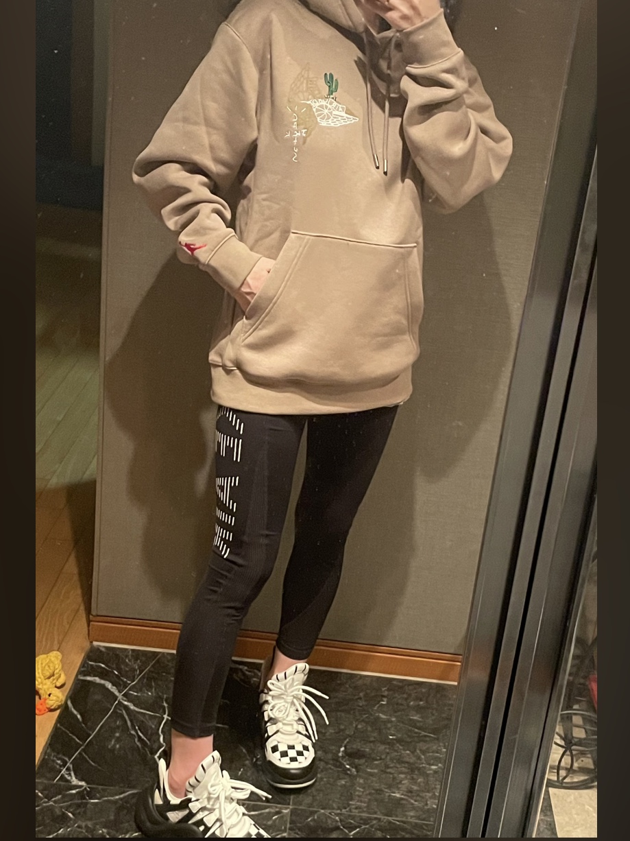 Jordan x Travis Scott Pullover Hoodie - Asia 착용 스타일 - 3