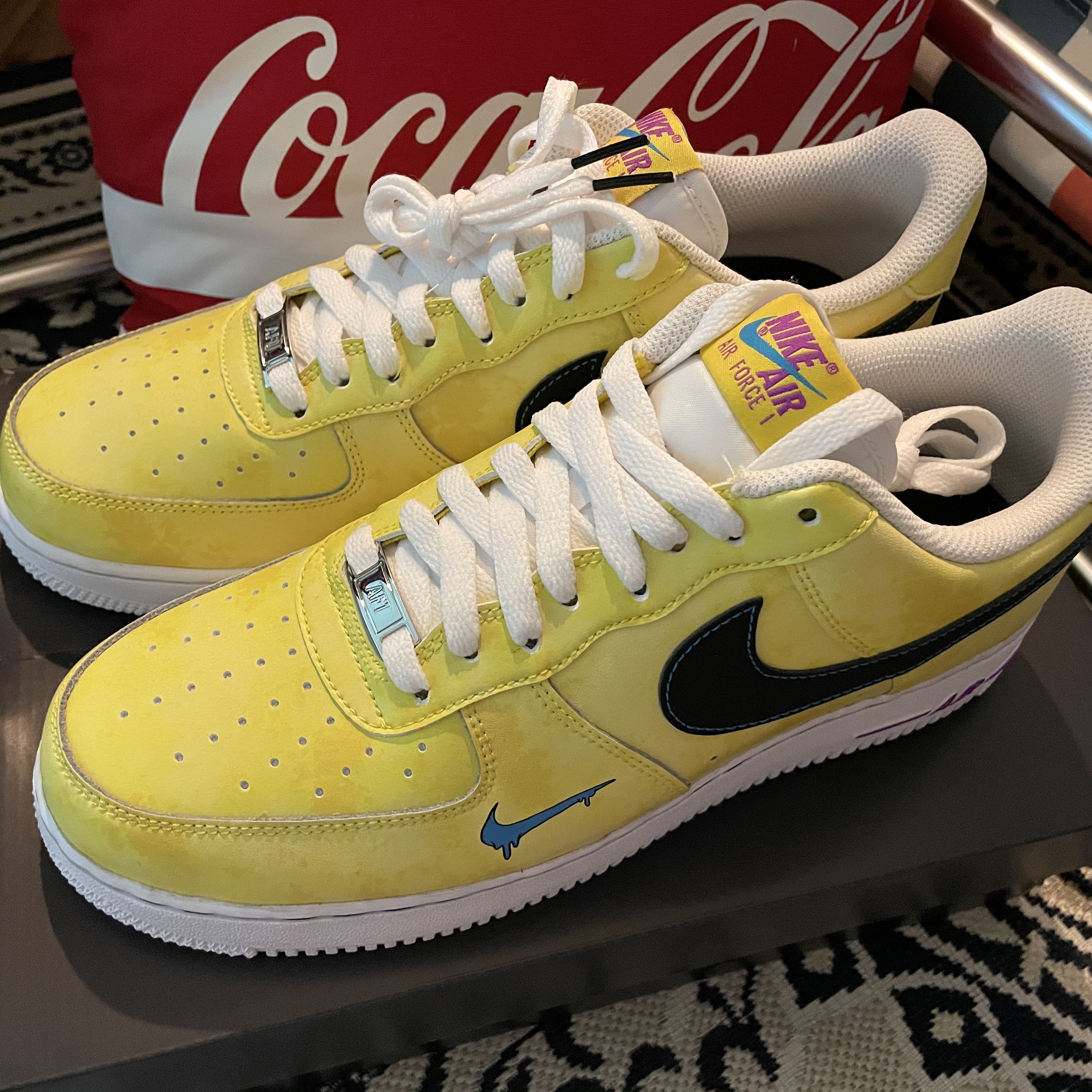 Nike Air Force 1 '07 LV8 Peace, Love & Basketball 착용 스타일 - 1