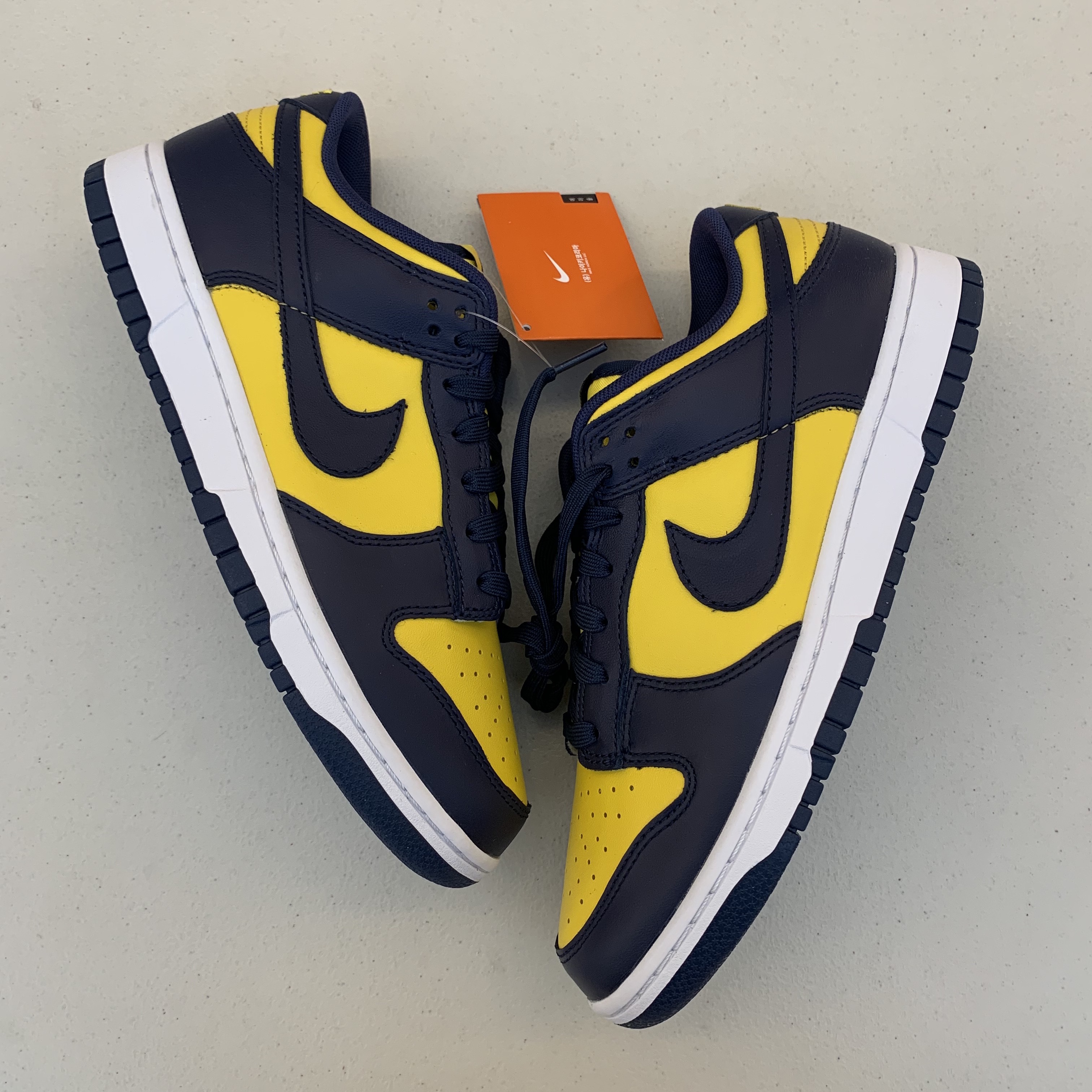 Nike Dunk Low Retro Varsity Maize 착용 스타일