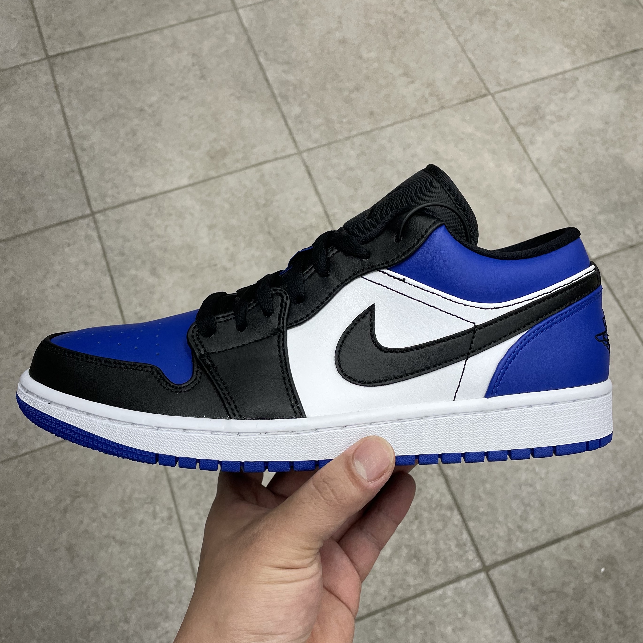 Jordan 1 Low Royal Toe 착용 스타일