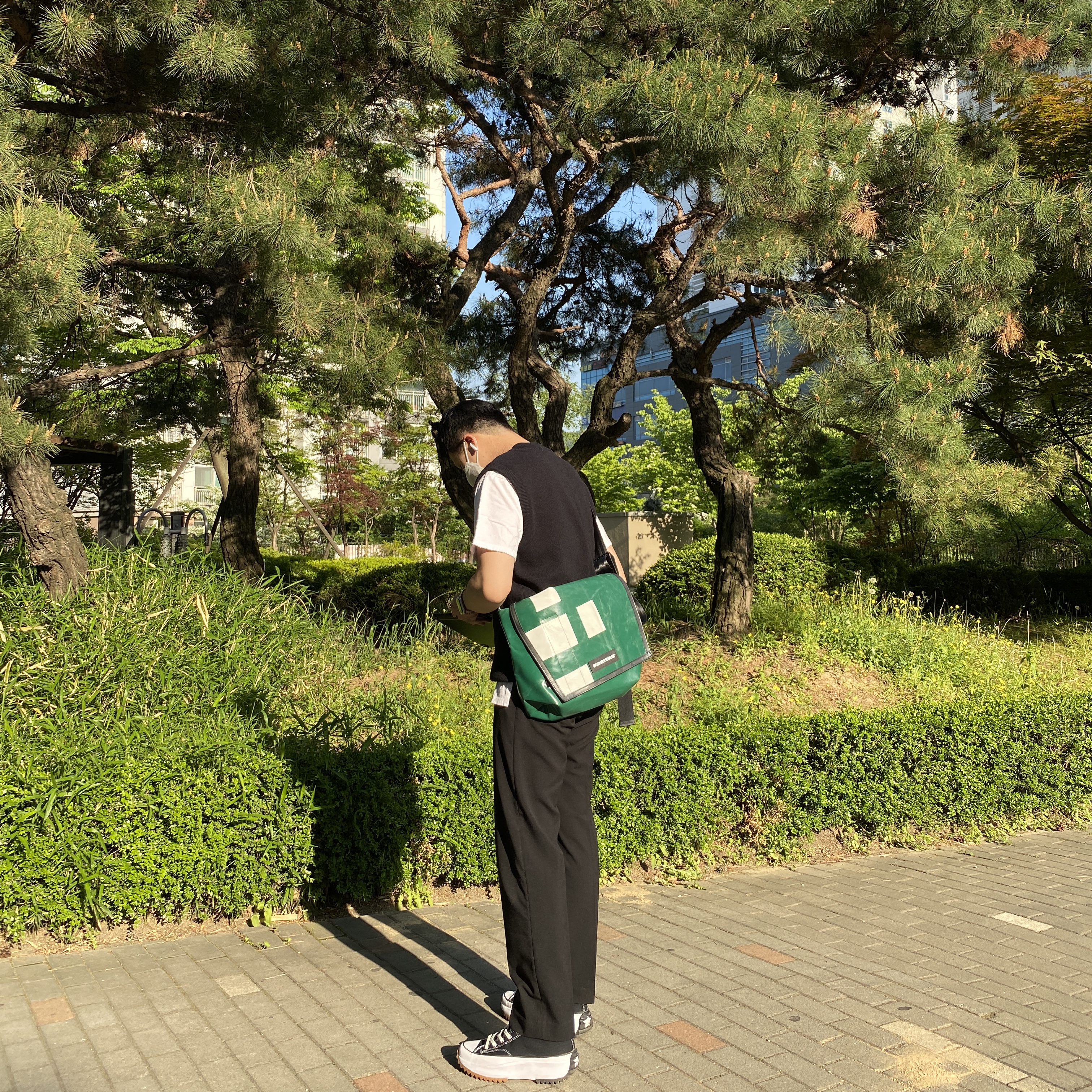 Converse Run Star Hike Hi Black White Gum 착용 스타일