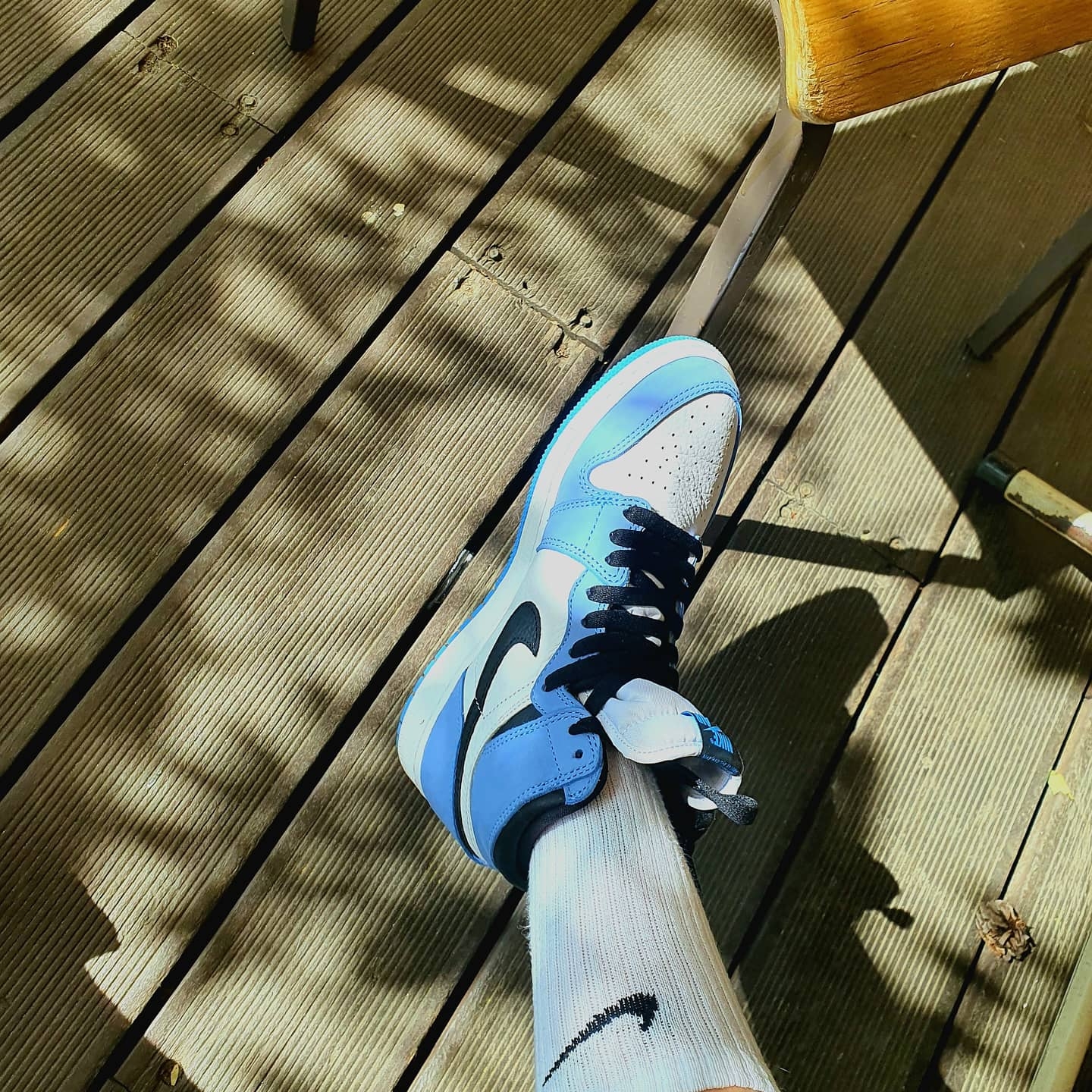 Jordan 1 Retro High OG University Blue 착용 스타일 - 1