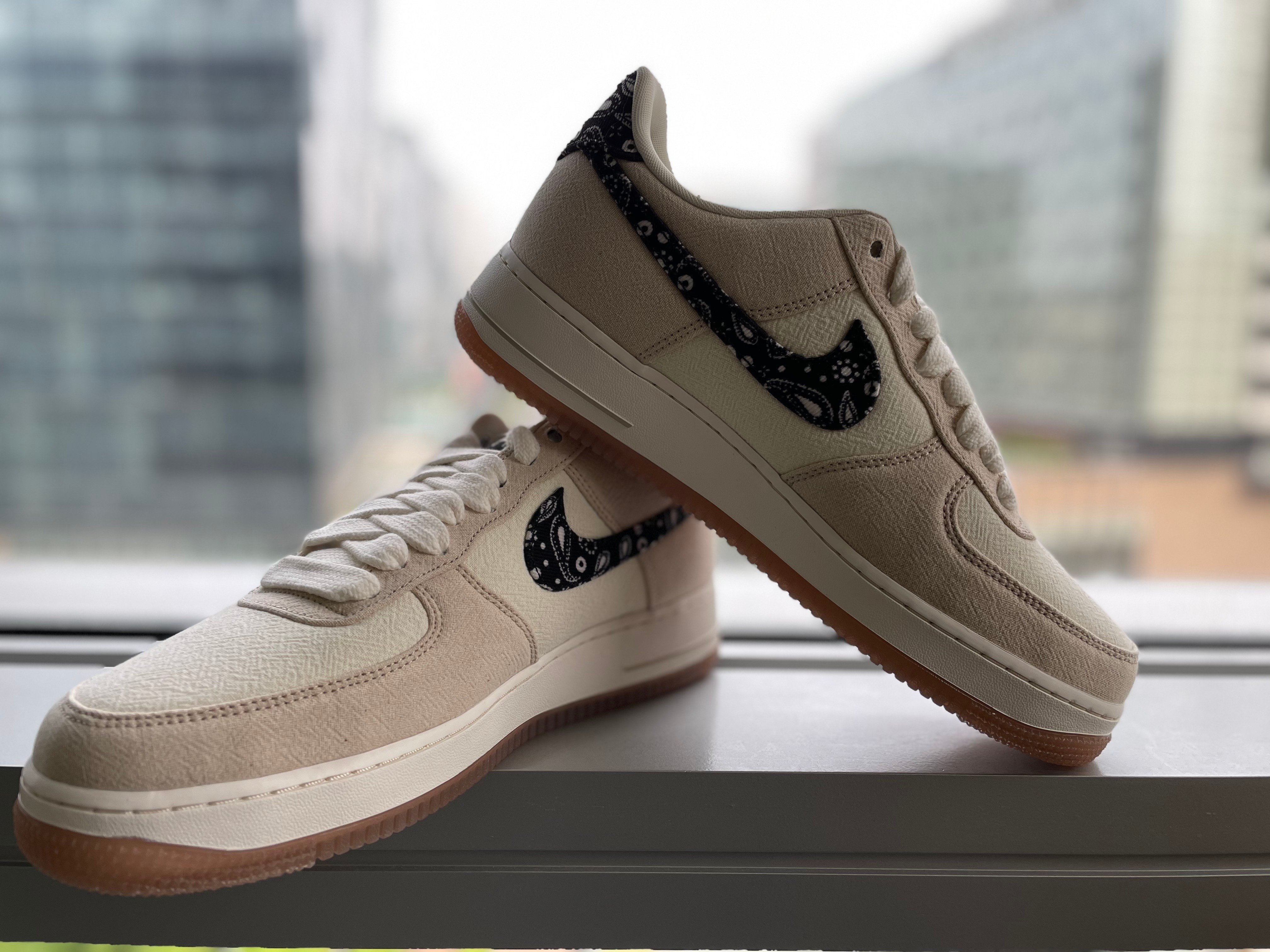 Nike Air Force 1 '07 LV8 Paisley Swoosh 착용 스타일 - 2