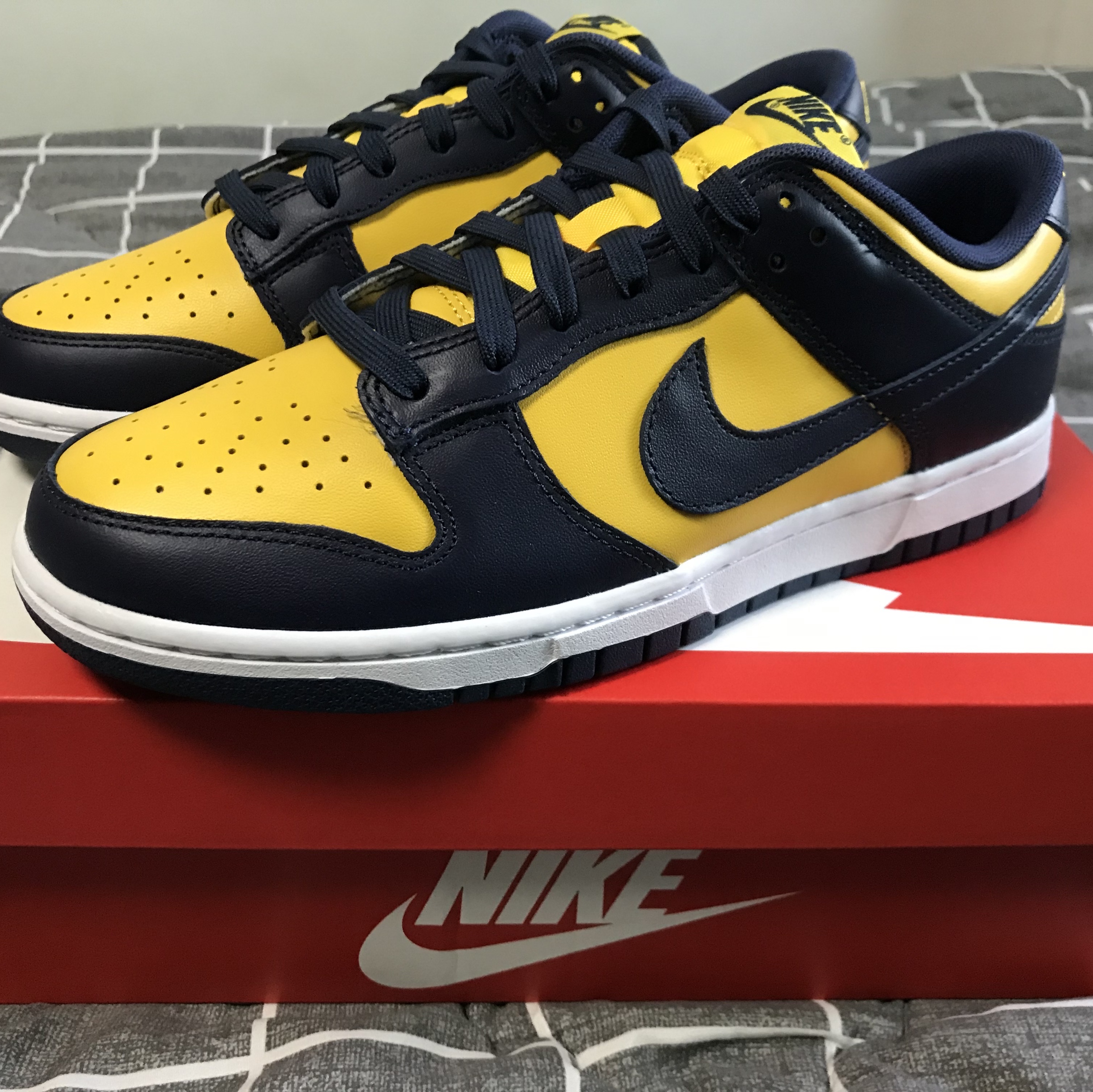 Nike Dunk Low Retro Varsity Maize 착용 스타일