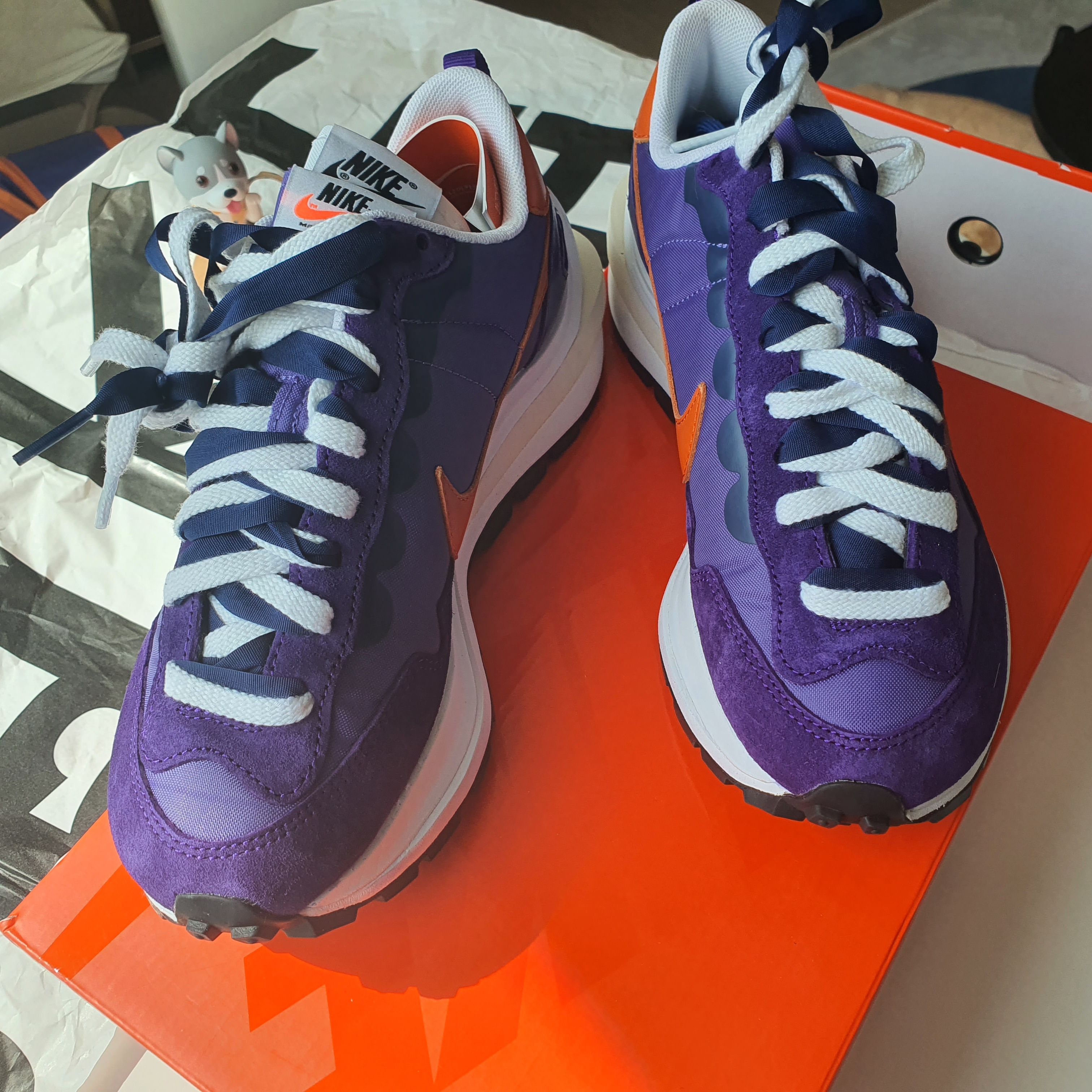 Nike x Sacai VaporWaffle Dark Iris 착용 스타일 - 2