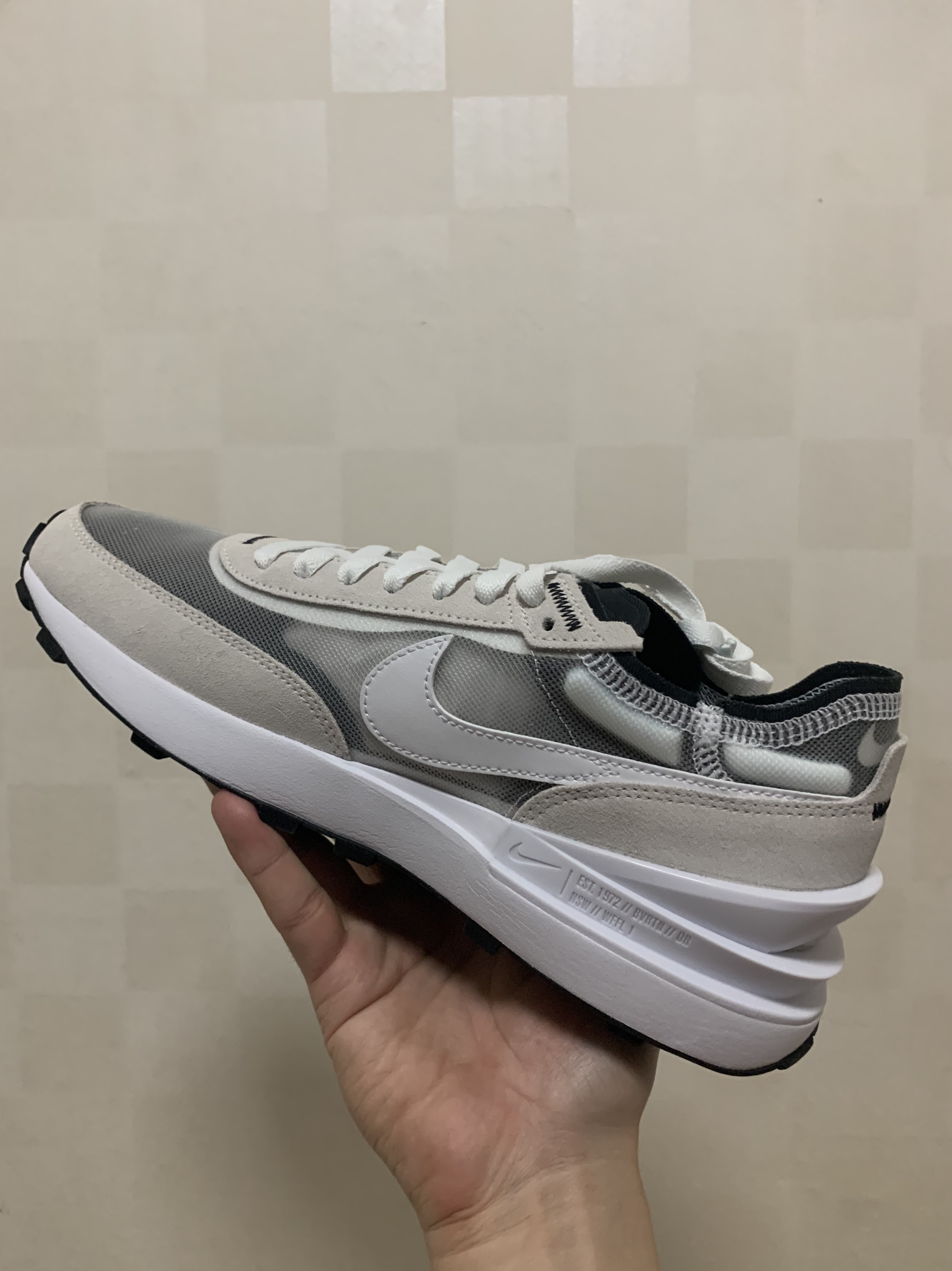 Nike Waffle One Infinite Lilac 착용 스타일 - 1