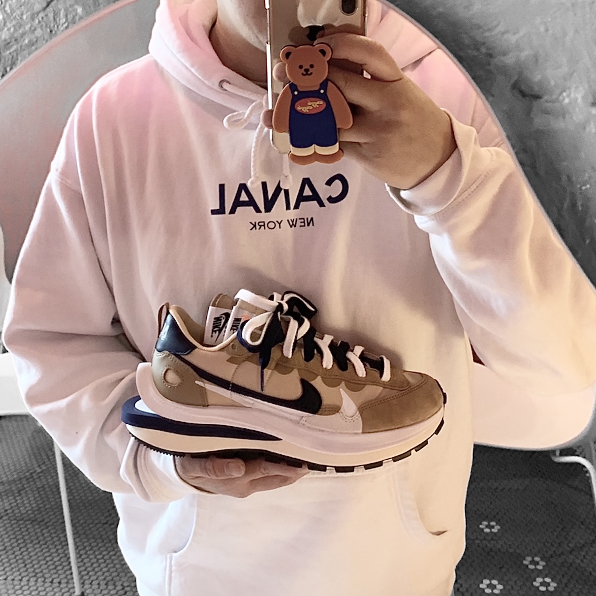 Nike x Sacai VaporWaffle Sesame and Blue Void 착용 스타일 - 1