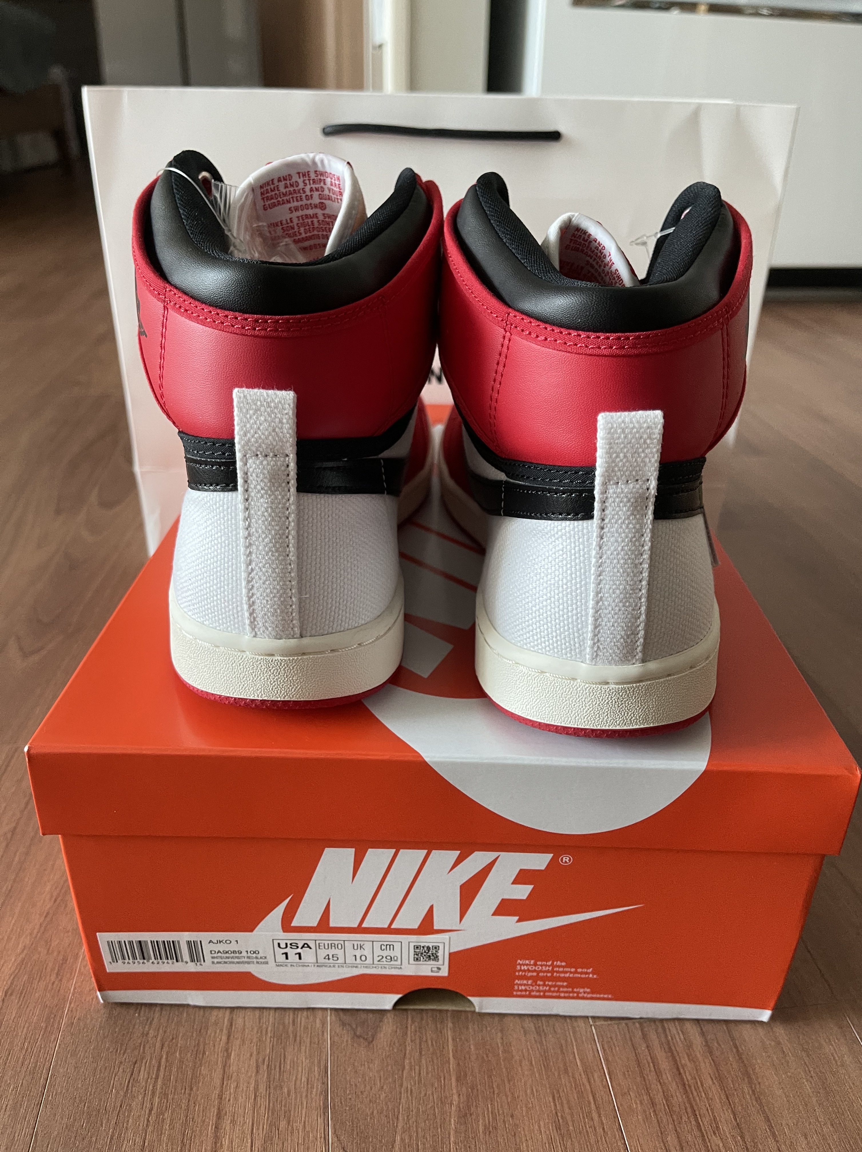 Jordan 1 KO Chicago 2021 착용 스타일 - 3
