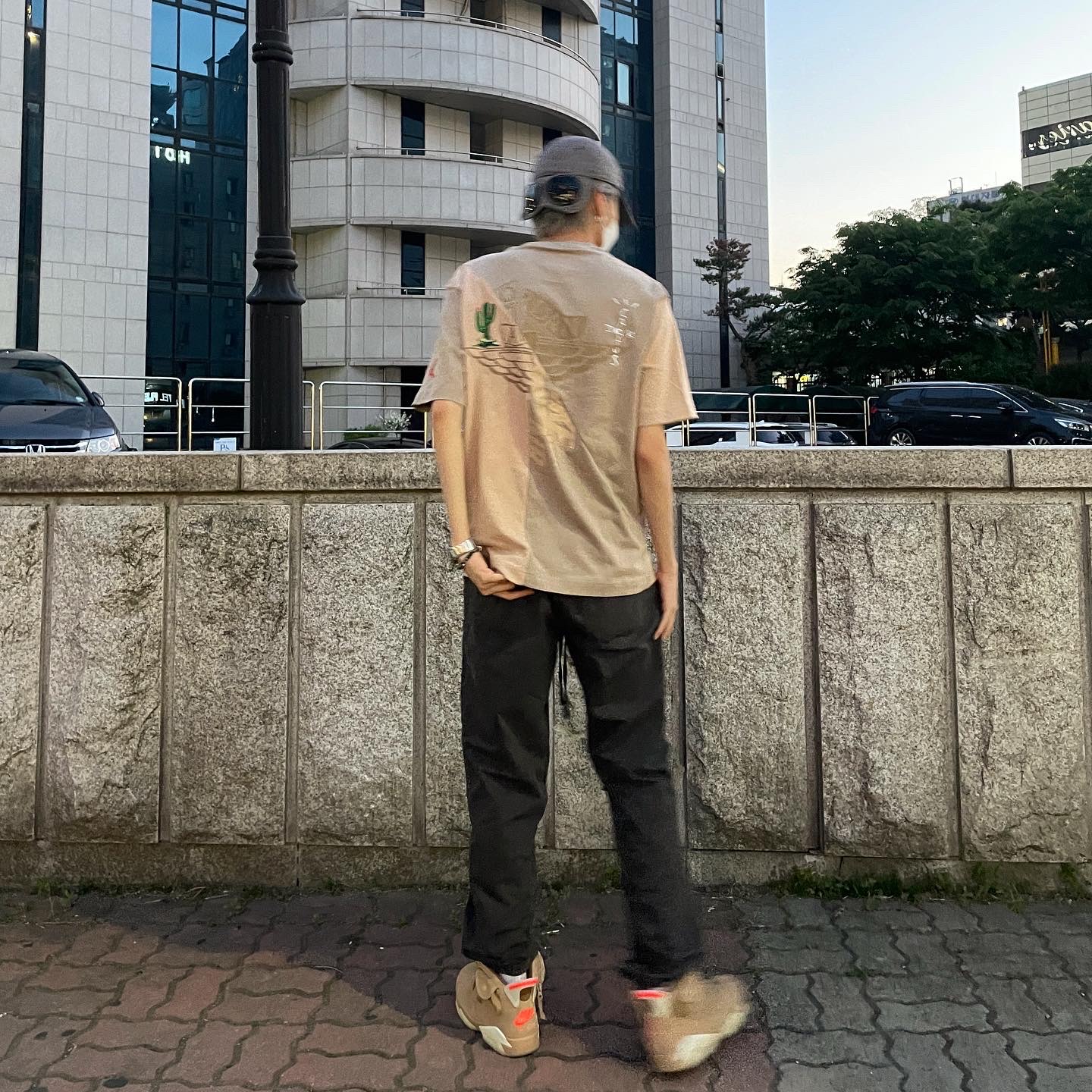 Jordan x Travis Scott S/S Top - Asia, Jordan 6 x Travis Scott Retro SP British Khaki 착용 스타일 - 3