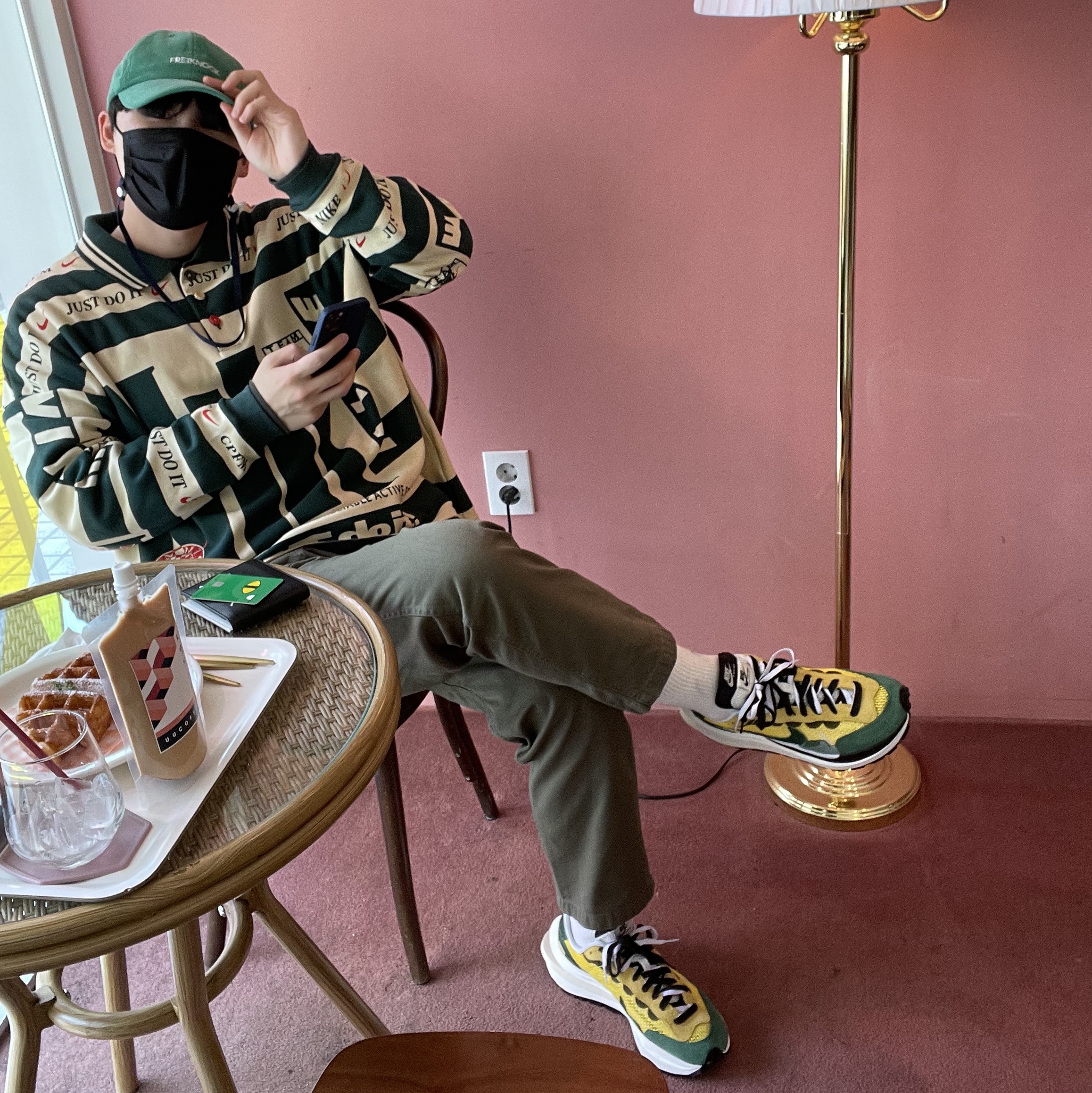 Nike x Sacai VaporWaffle Tour Yellow & Gorge Green Sail, Nike x Cactus Plant Flea Market Long Sleeve Polo Natural - Asia 착용 스타일 - 4