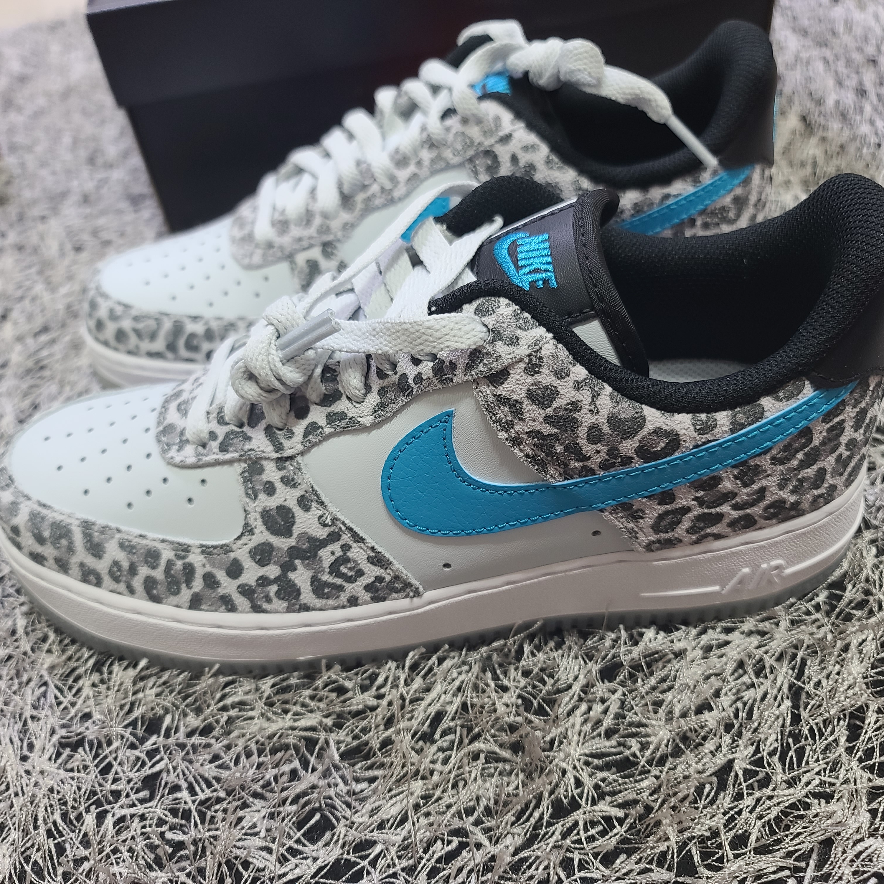 Nike Air Force 1 '07 PRM Pure Platinum 착용 스타일 - 4