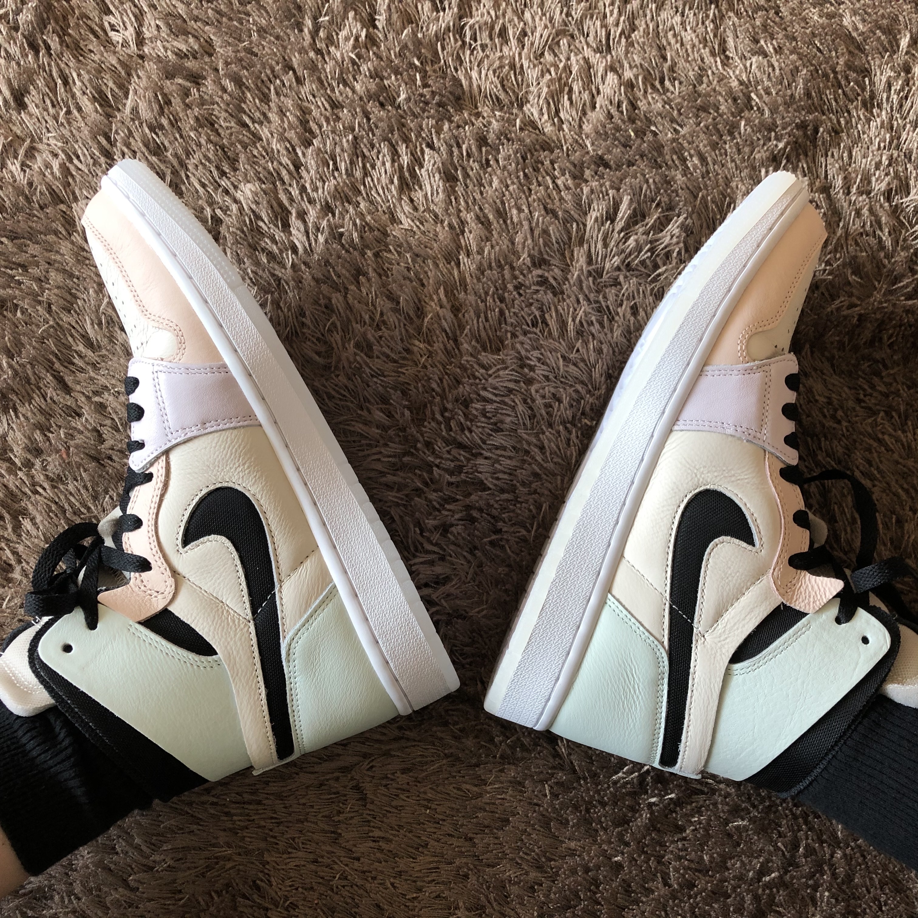 (W) Jordan 1 Zoom Air CMFT Pale Ivory 착용 스타일 - 1