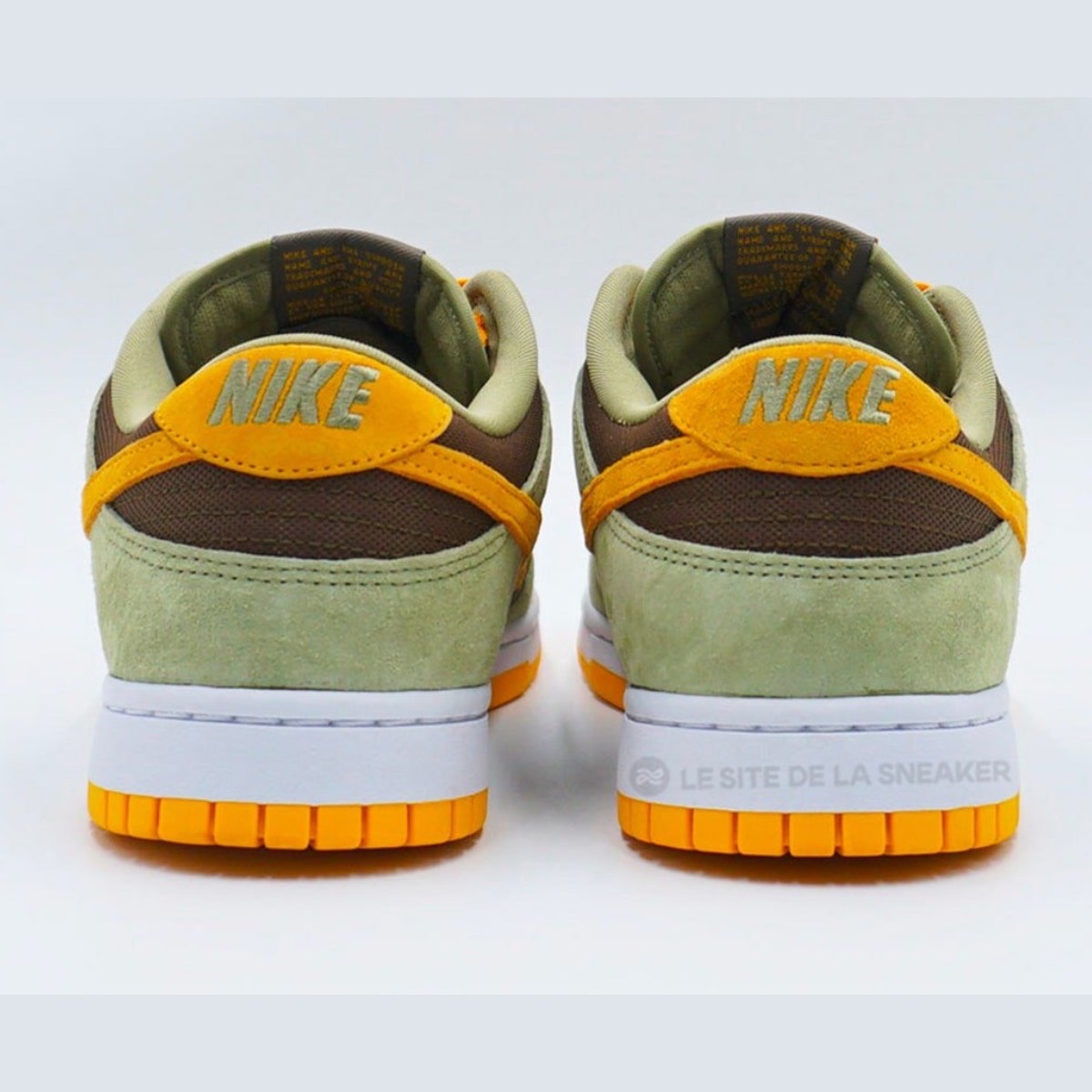 Nike Dunk Low SE Dusty Olive 착용 스타일 - 5