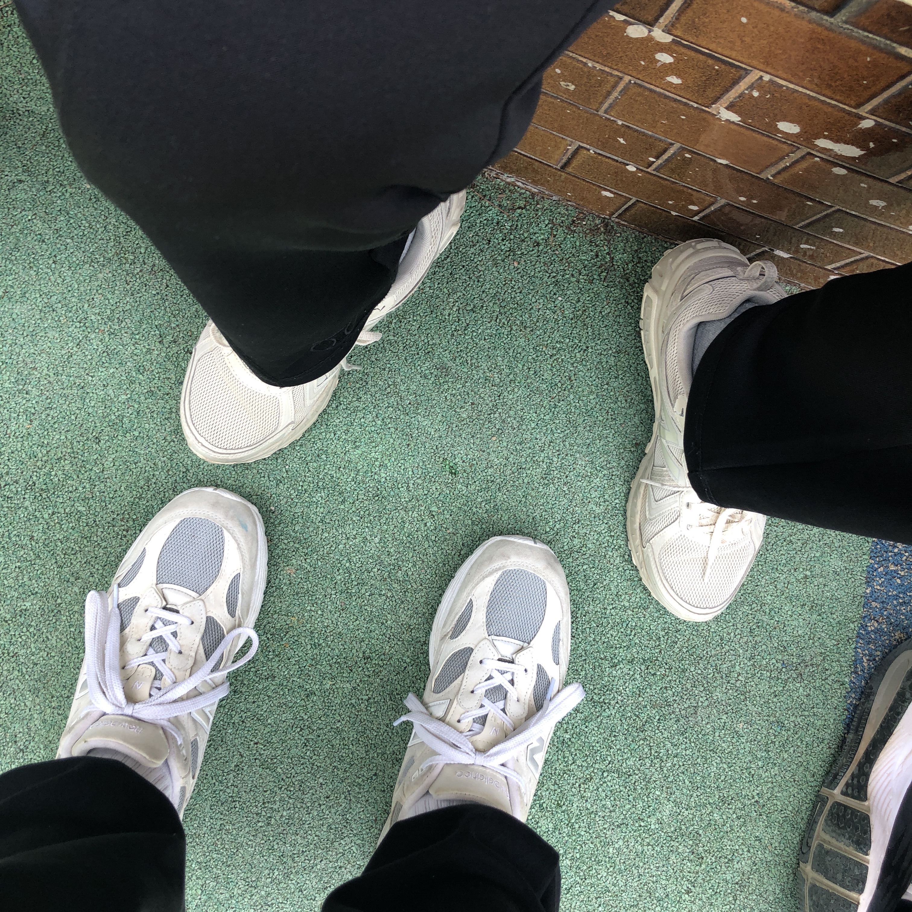 New Balance 992 Made in USA White Silver 착용 스타일 - 2