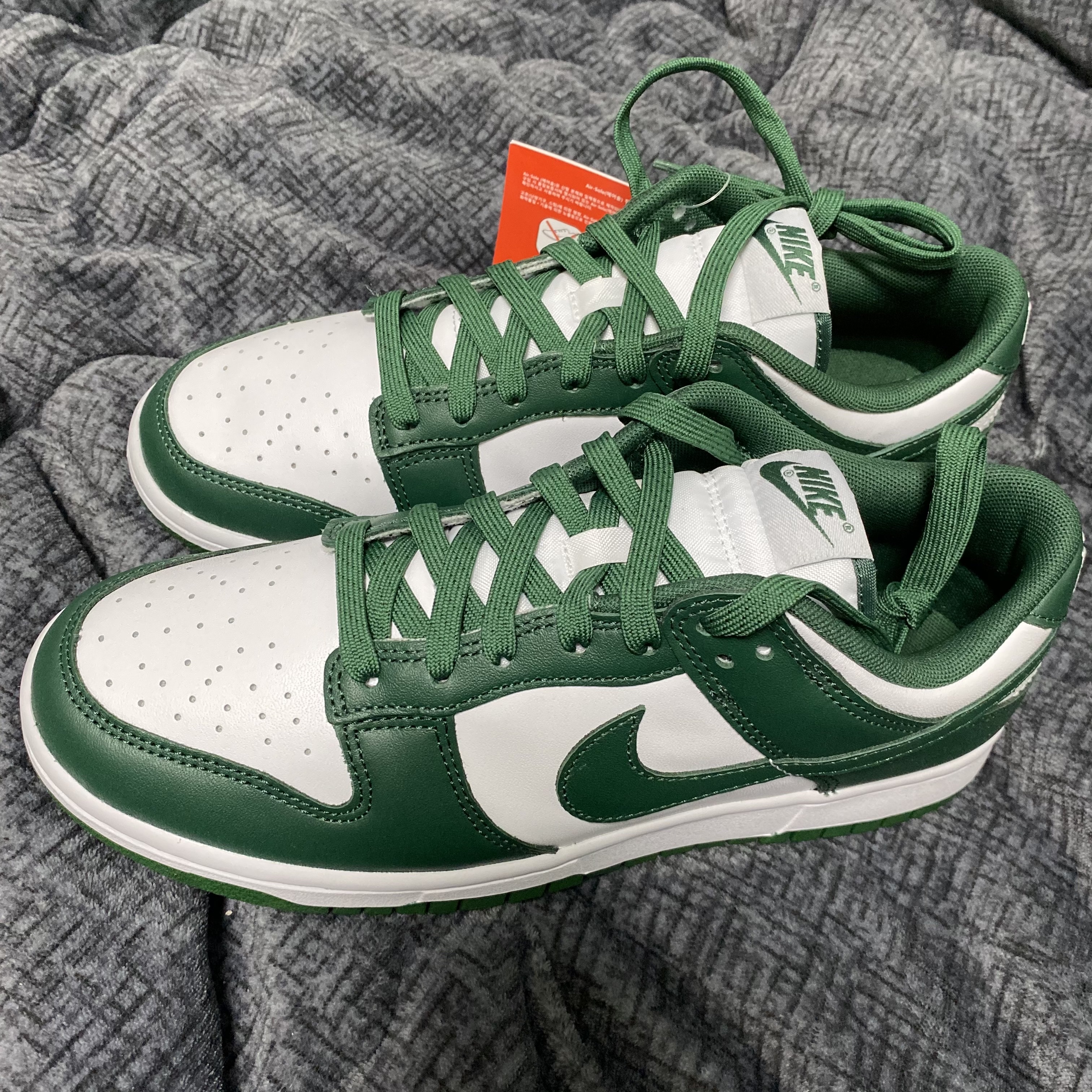 Nike Dunk Low Retro Varsity Green 착용 스타일