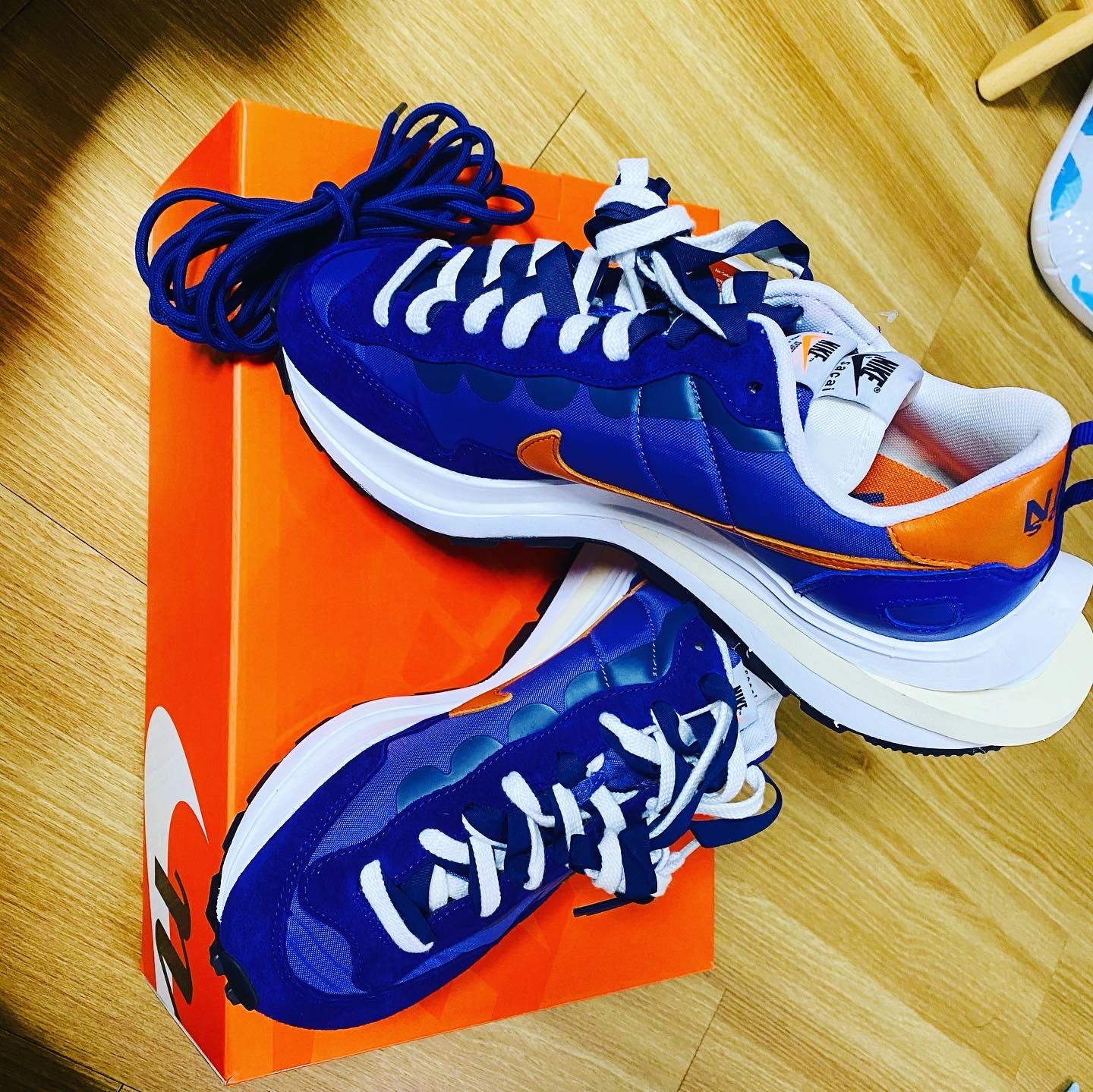 Nike x Sacai VaporWaffle Dark Iris 착용 스타일 - 2