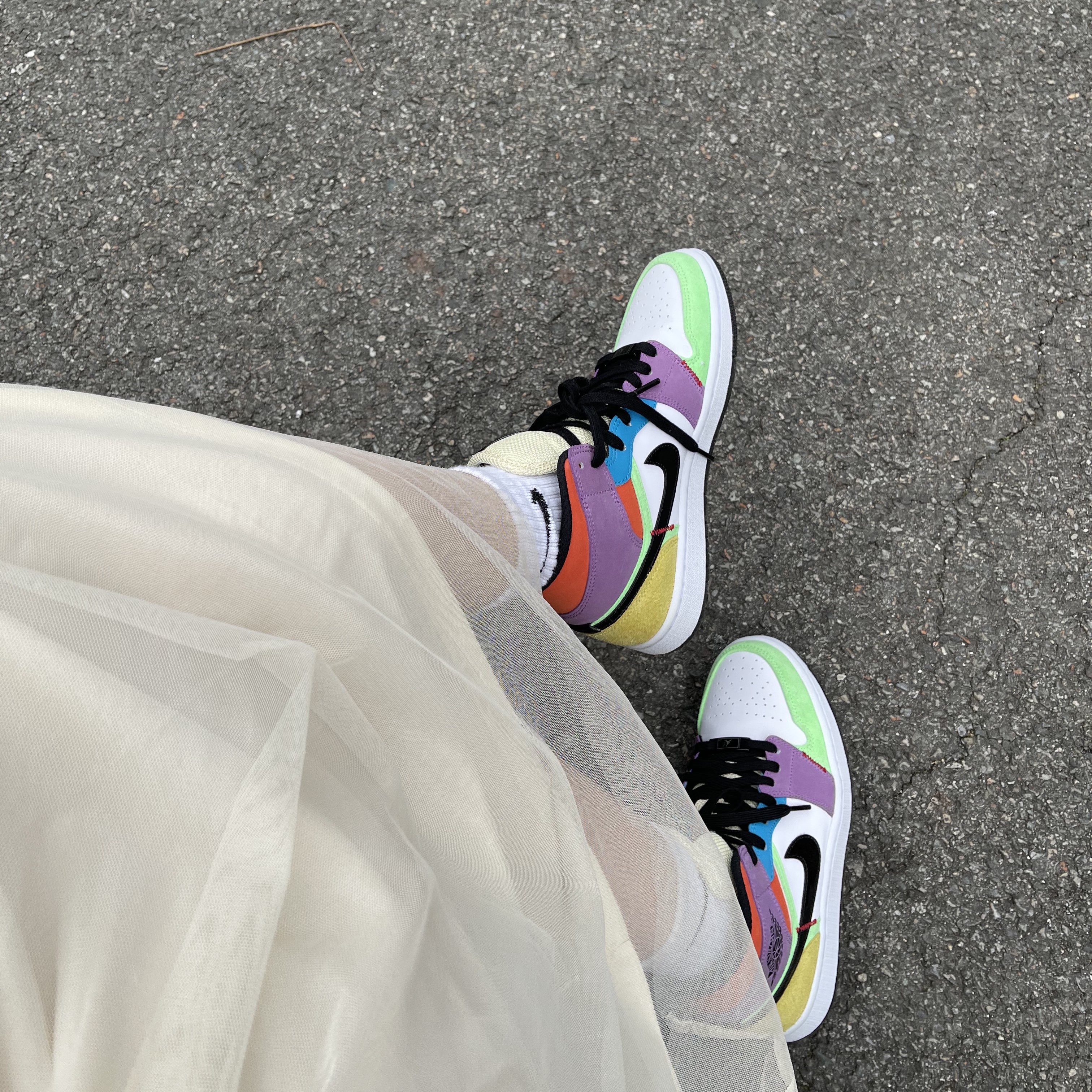 (W) Jordan 1 Mid SE Multi-Color Lightbulb 착용 스타일
