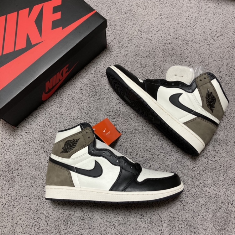 Jordan 1 Retro High OG Black Mocha 착용 스타일