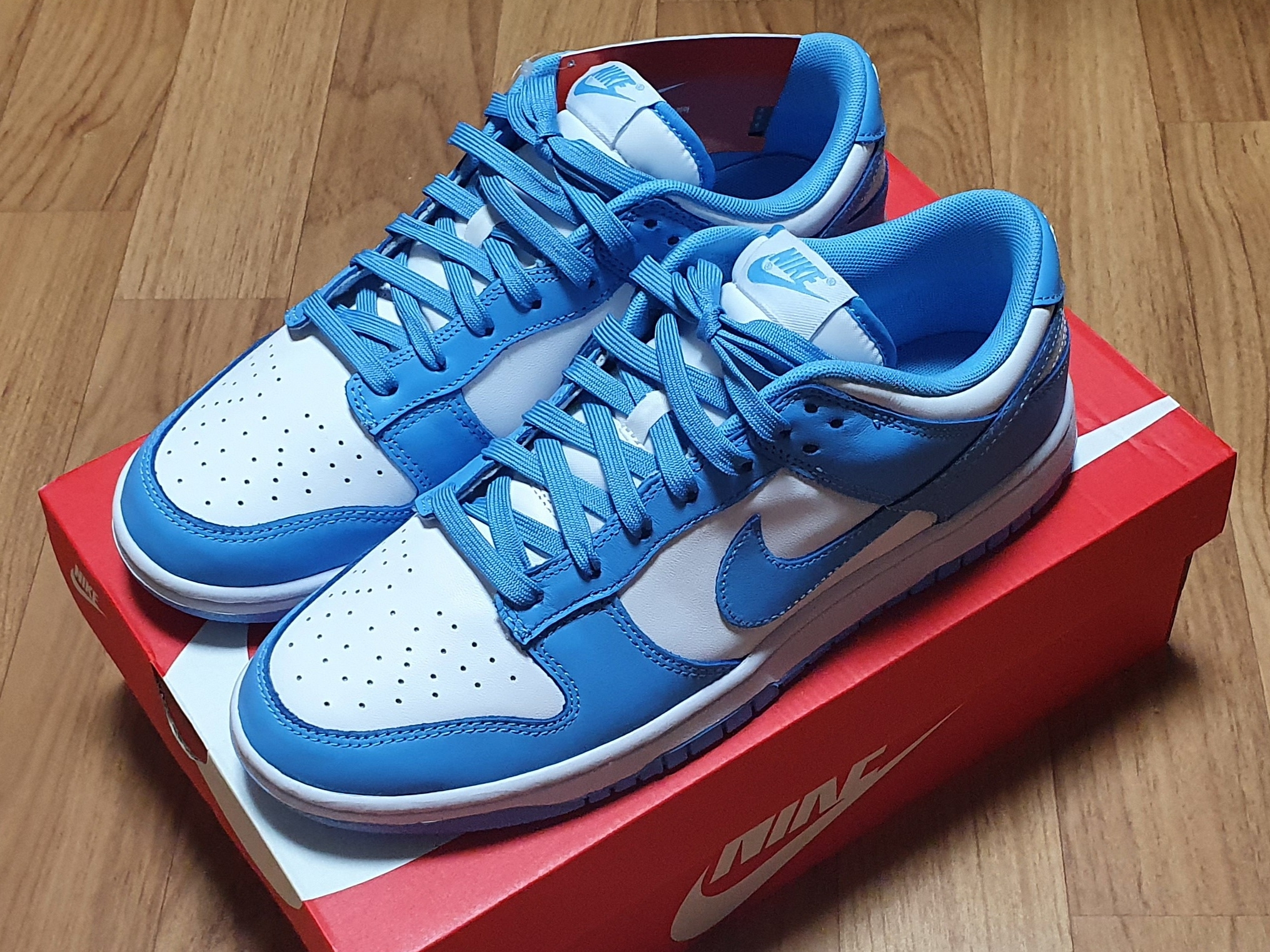Nike Dunk Low Retro University Blue 착용 스타일 - 3