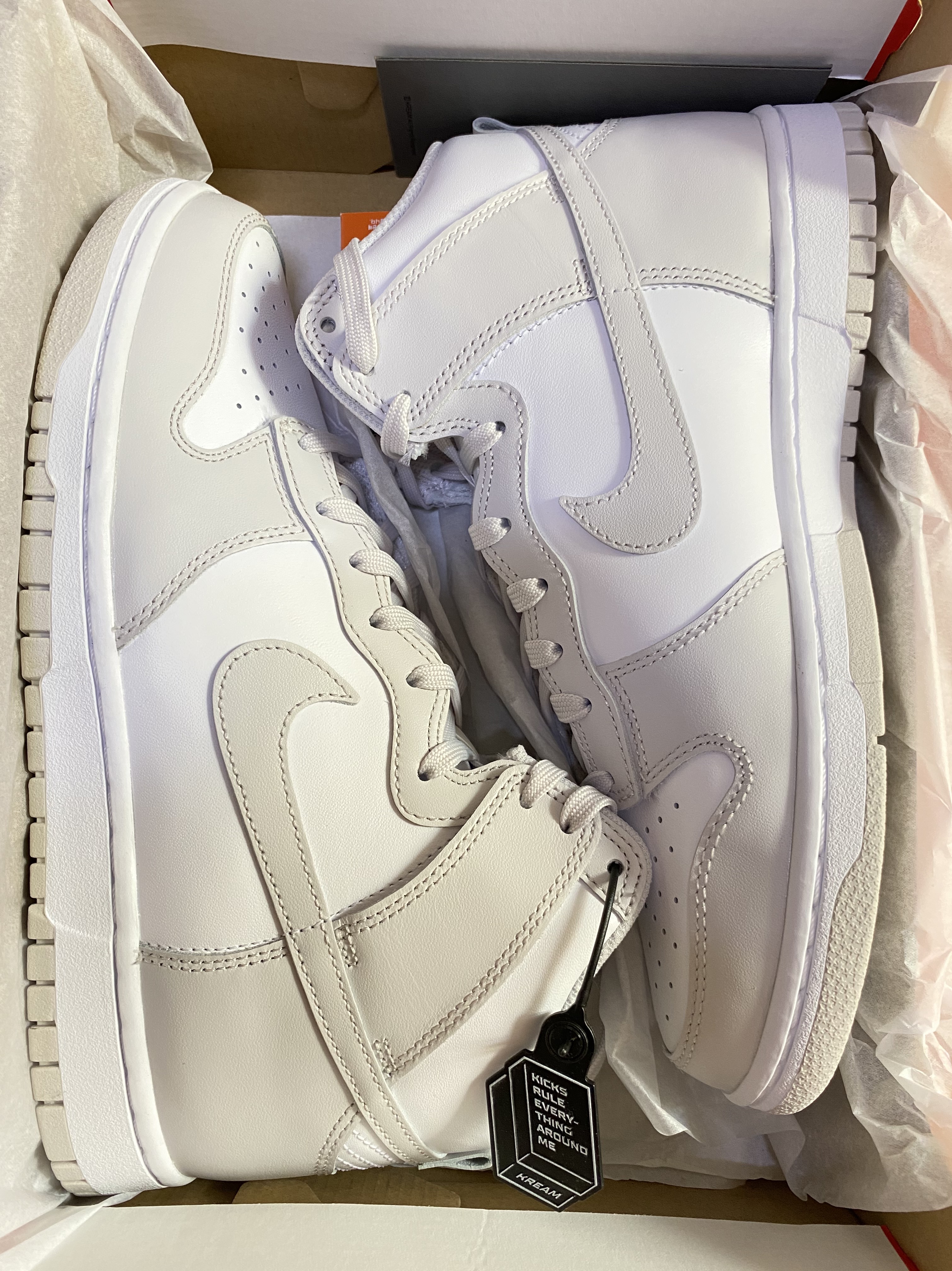 Nike Dunk High Retro Vast Grey 착용 스타일 - 2