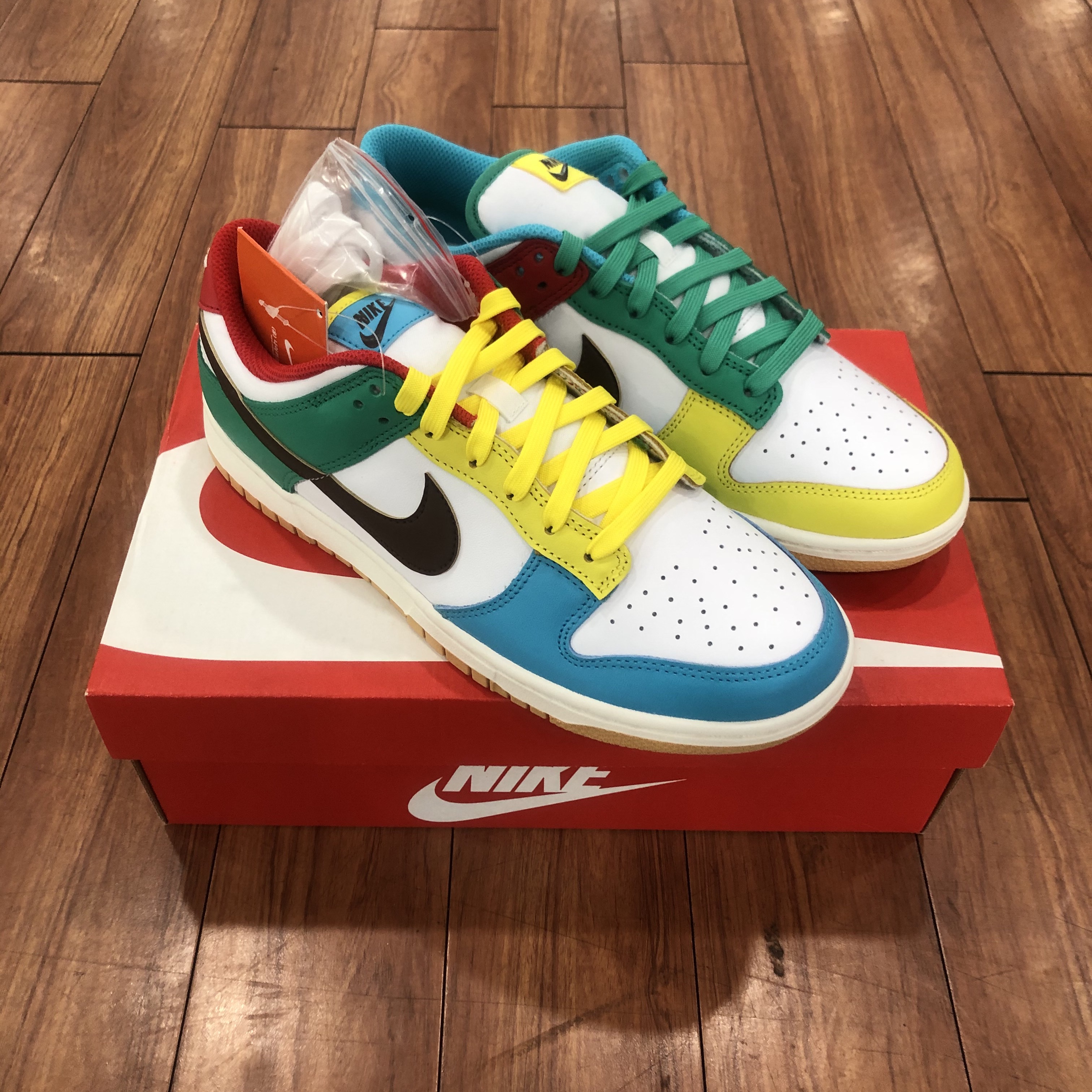 Nike Dunk Low SE Free.99 White 착용 스타일 - 1