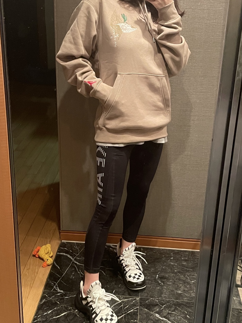 Jordan x Travis Scott Pullover Hoodie - Asia 착용 스타일 - 2