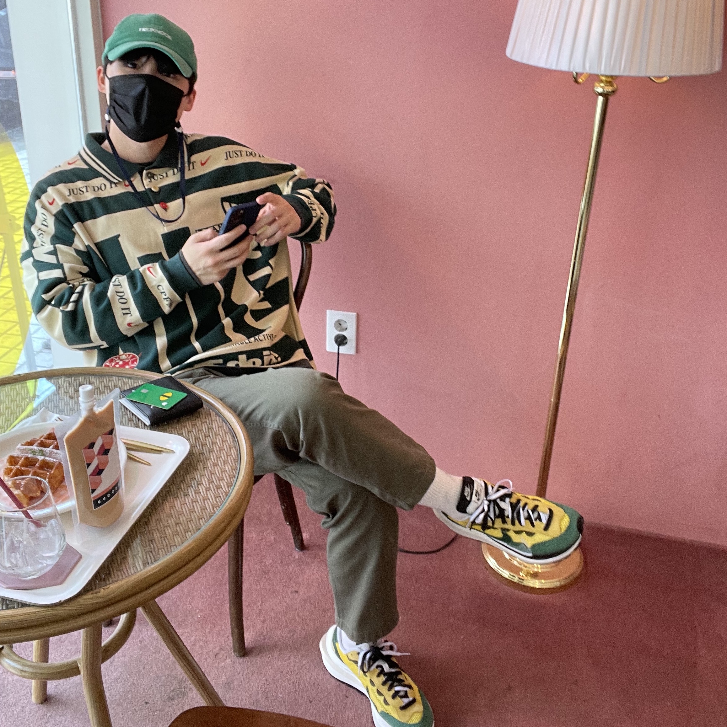 Nike x Sacai VaporWaffle Tour Yellow & Gorge Green Sail, Nike x Cactus Plant Flea Market Long Sleeve Polo Natural - Asia 착용 스타일 - 2