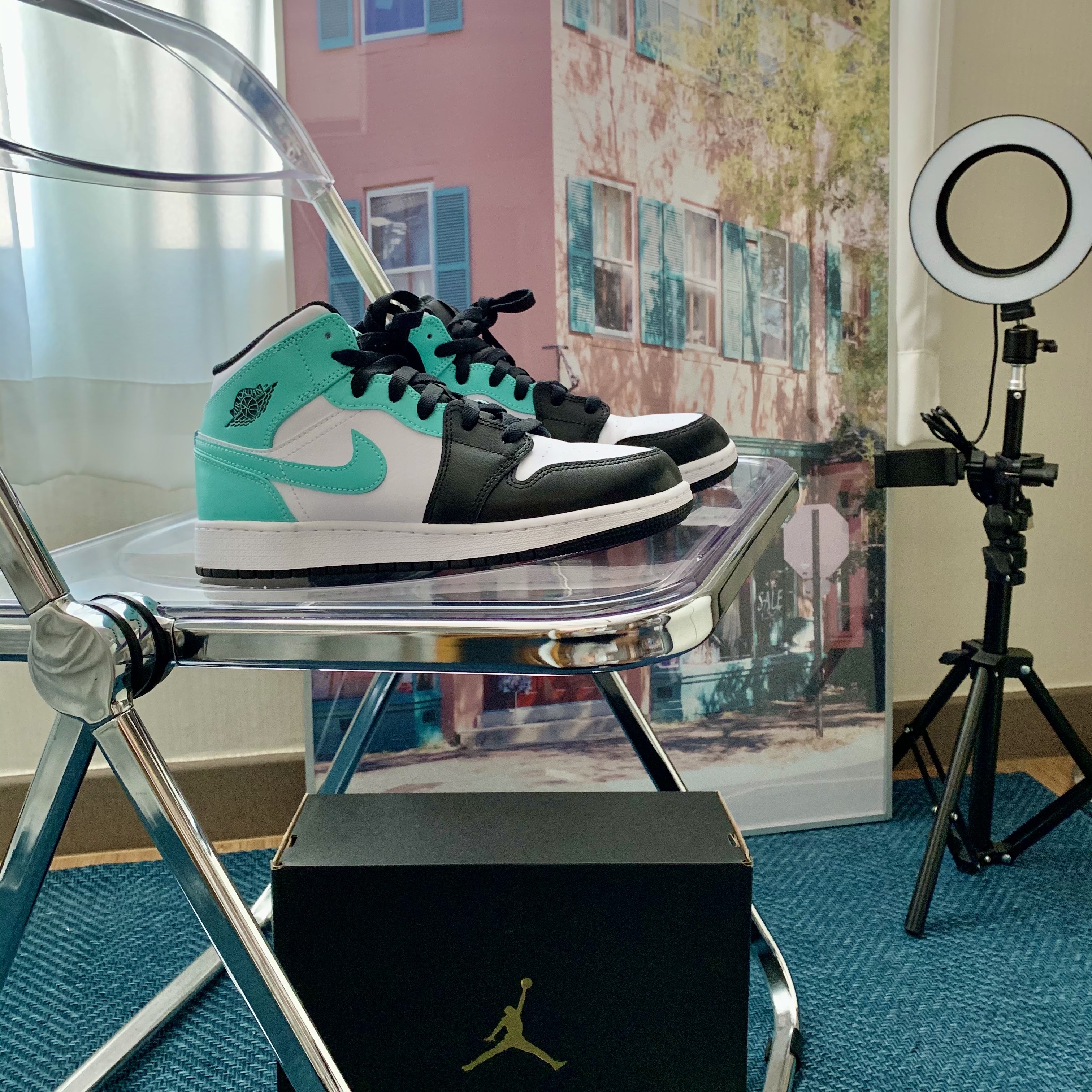 Jordan 1 Mid Tropical Twist 착용 스타일 - 1