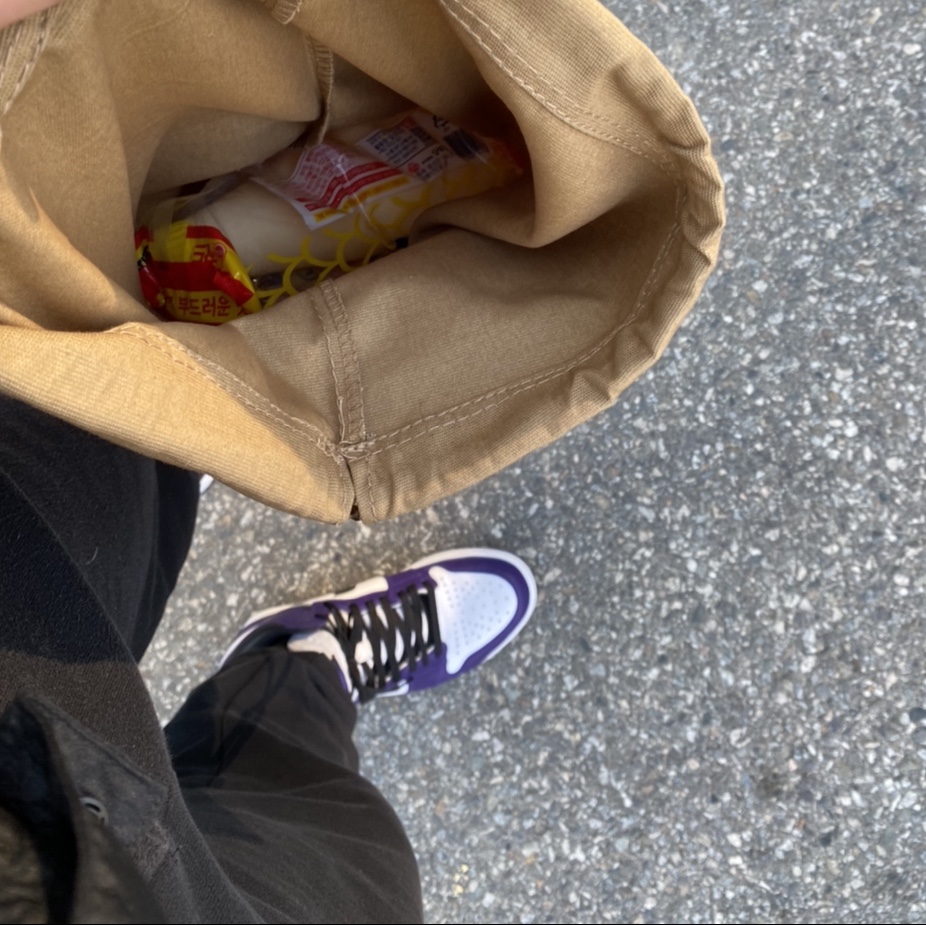 Jordan 6 x Travis Scott Retro SP British Khaki, Jordan 1 Retro High OG Court Purple 2020 착용 스타일 - 2