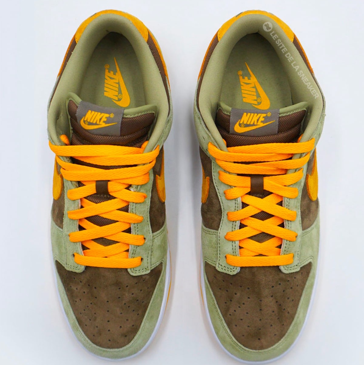 Nike Dunk Low SE Dusty Olive 착용 스타일 - 4