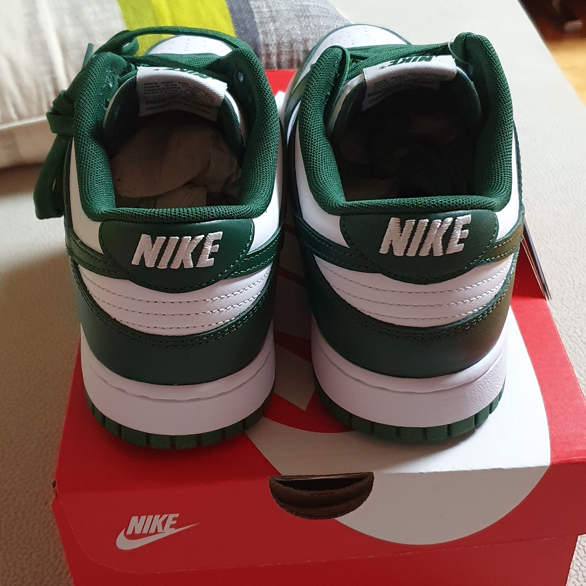Nike Dunk Low Retro Varsity Green 착용 스타일