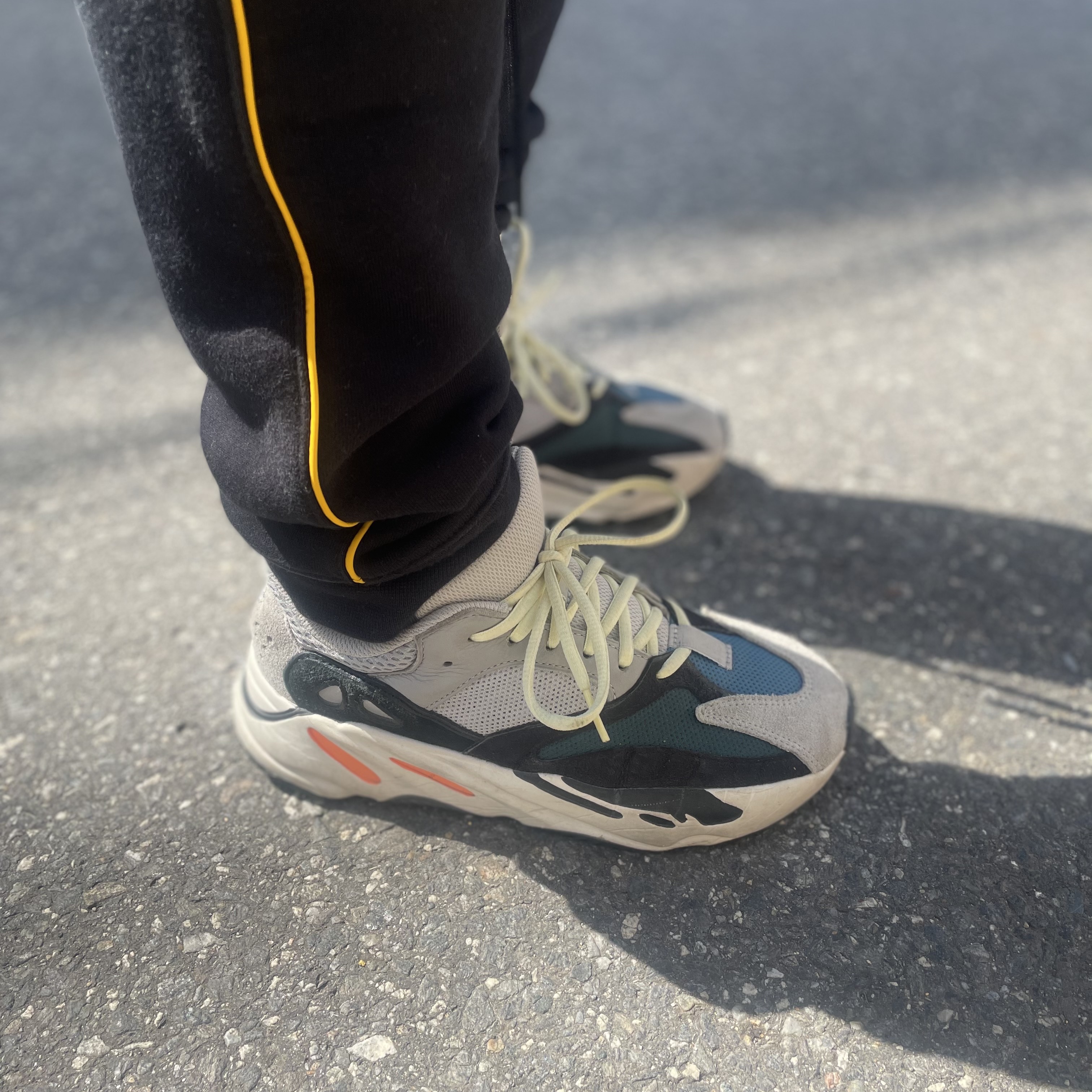 Adidas Yeezy Boost 700 Wave Runner Solid Grey 2017/2019, Nike x Drake Nocta Fleece Pants Black - Asia 착용 스타일