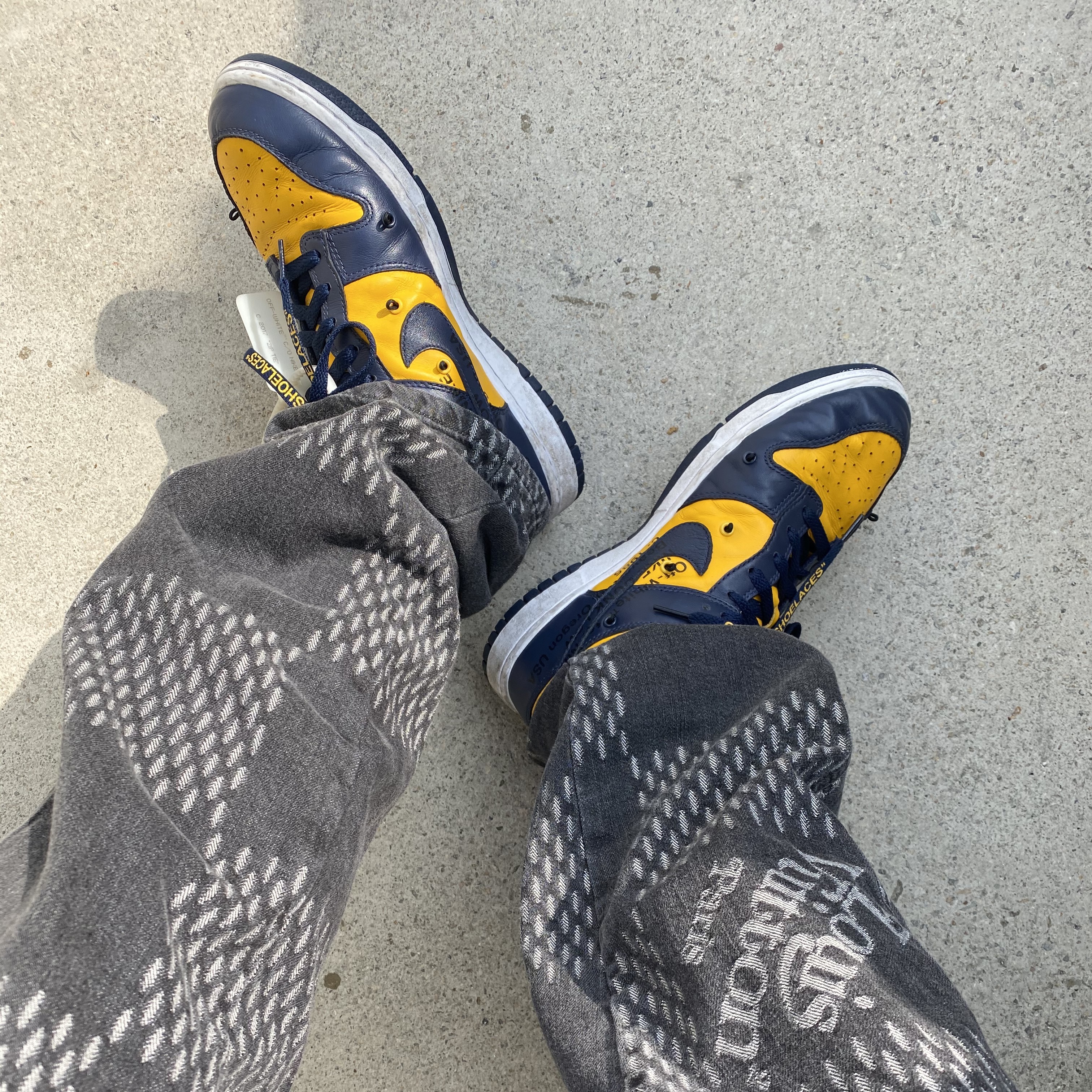 Nike x Off-White Dunk Low University Gold Midnight Navy 착용 스타일