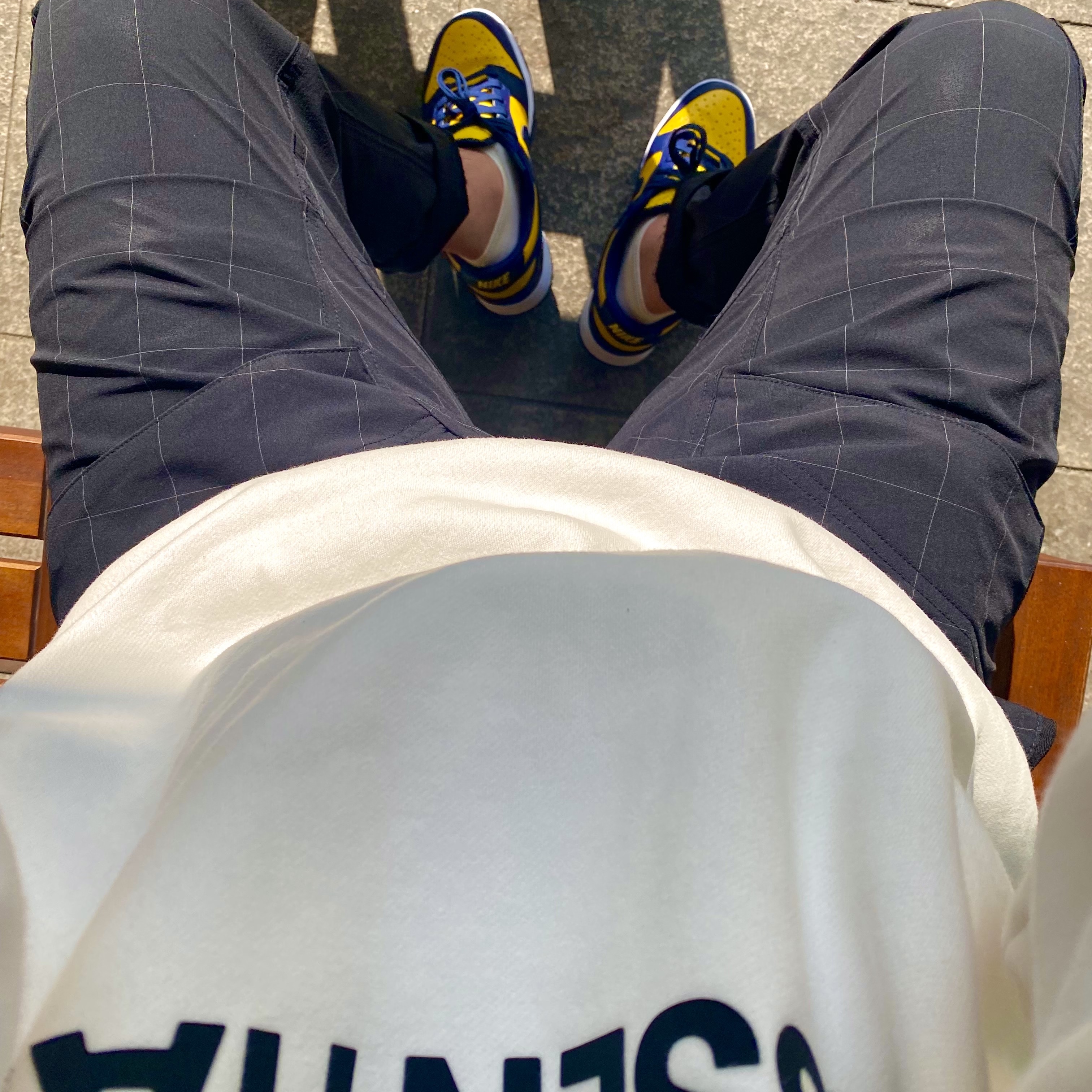 Essentials 3D Silicon Applique Crewneck White - 20SS, Nike Dunk Low Retro Varsity Maize 착용 스타일