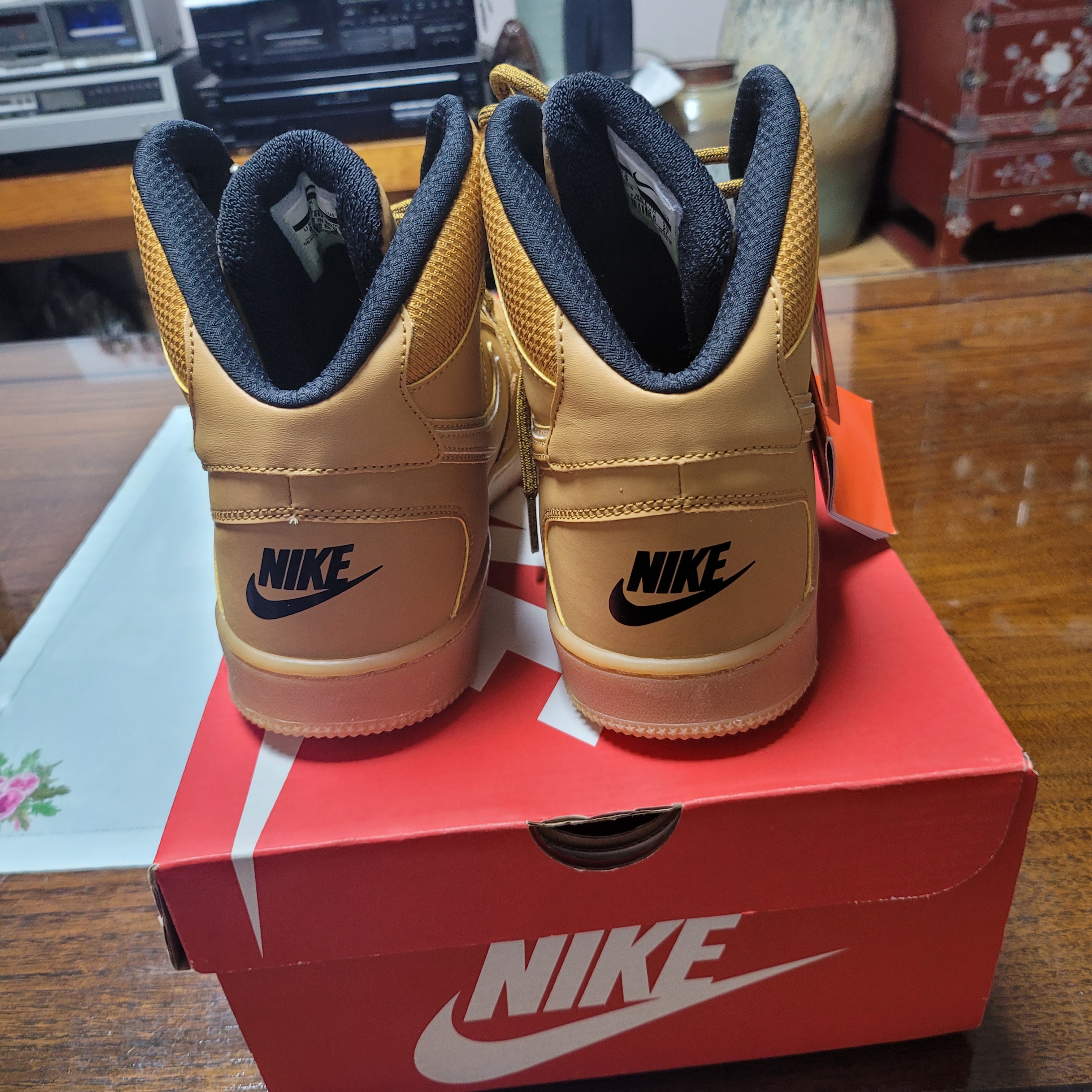 Nike Son of Force Mid Winter Wheat 착용 스타일 - 4
