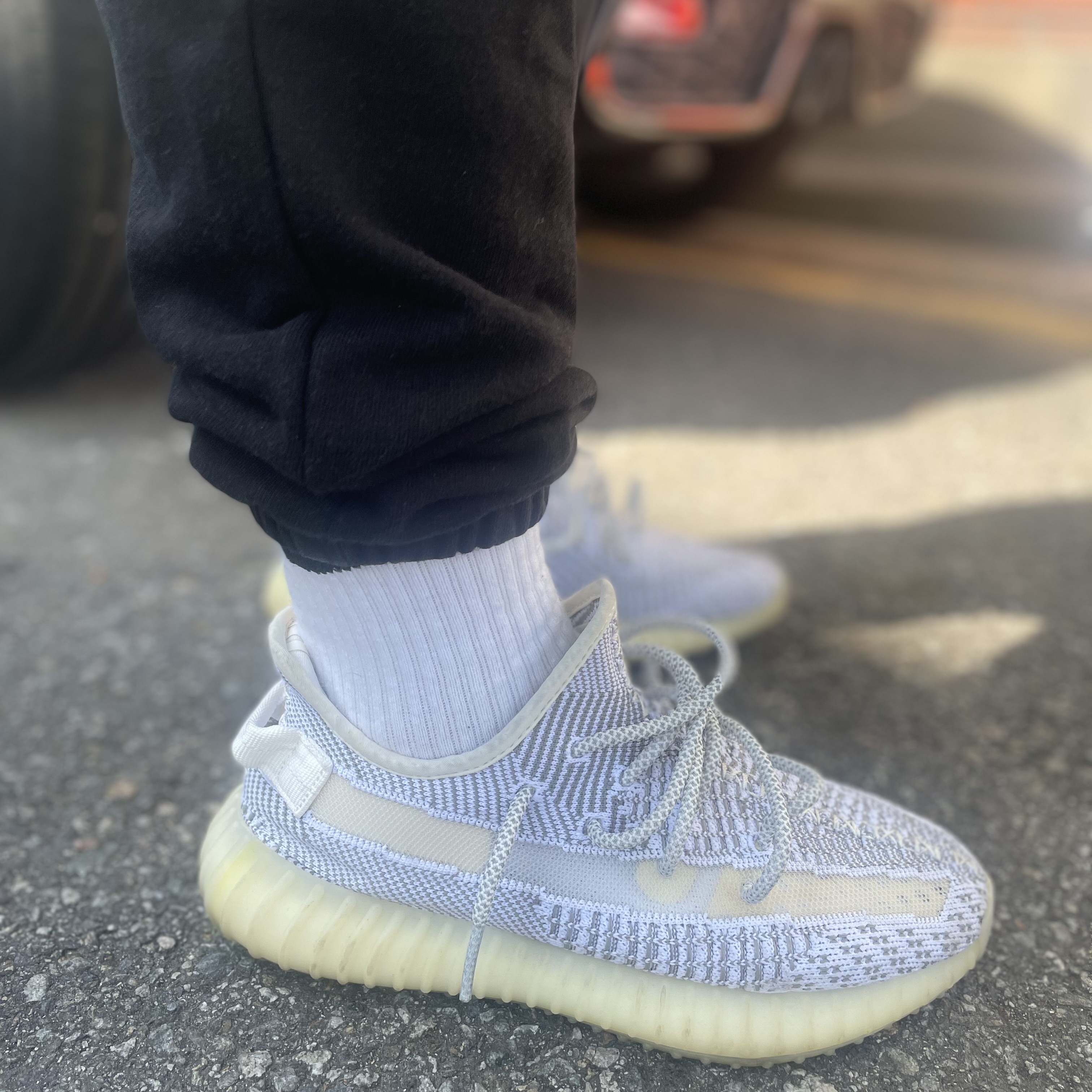 Adidas Yeezy Boost 350 V2 Static - Non-Reflective 2018 착용 스타일