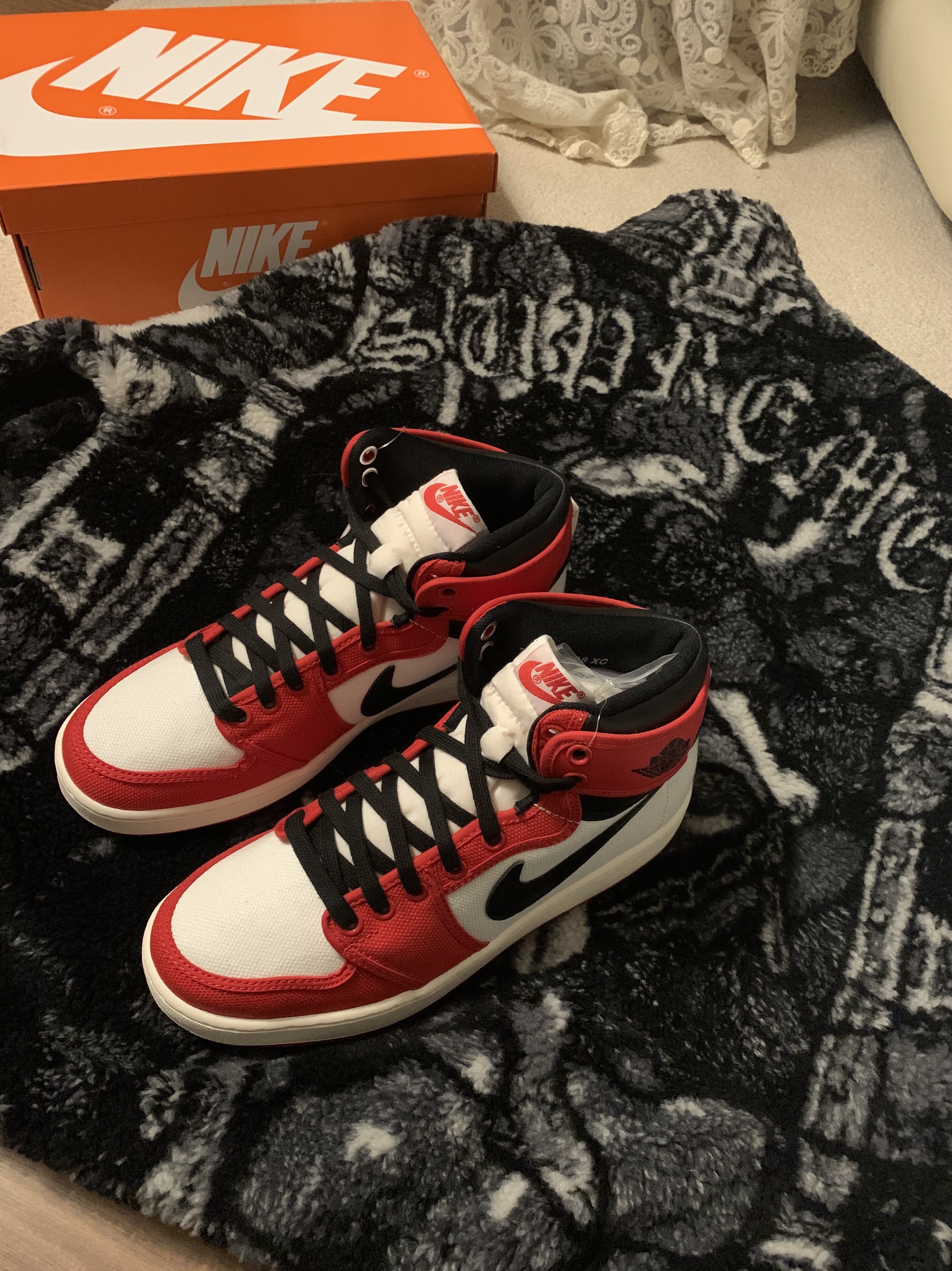Supreme Saint Michael Fleece Jacket Black - 21SS, Jordan 1 KO Chicago 2021 착용 스타일