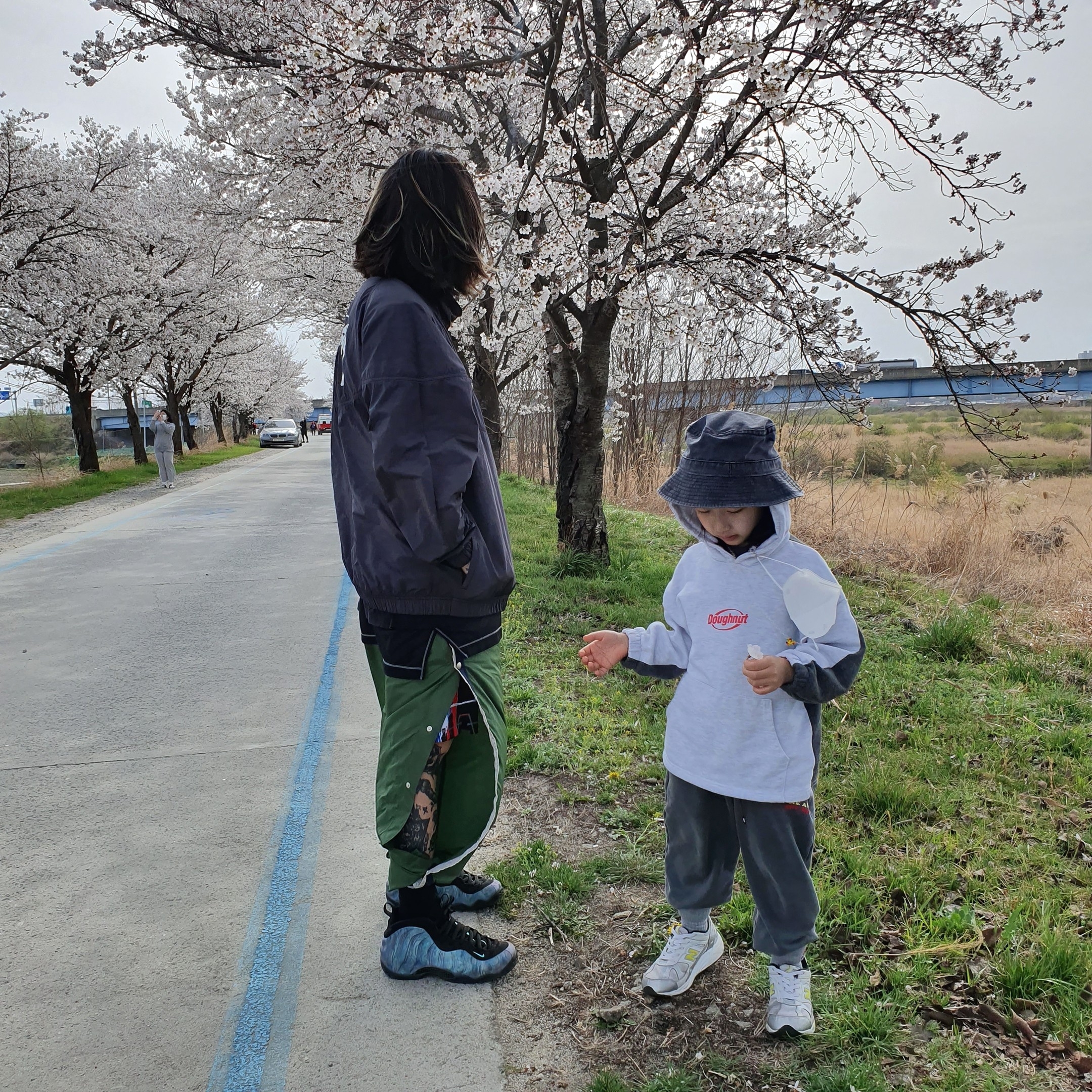 Nike x Stussy Windrunner Jacket Off Noir, Nike Air Foamposite One Abalone 착용 스타일 - 1