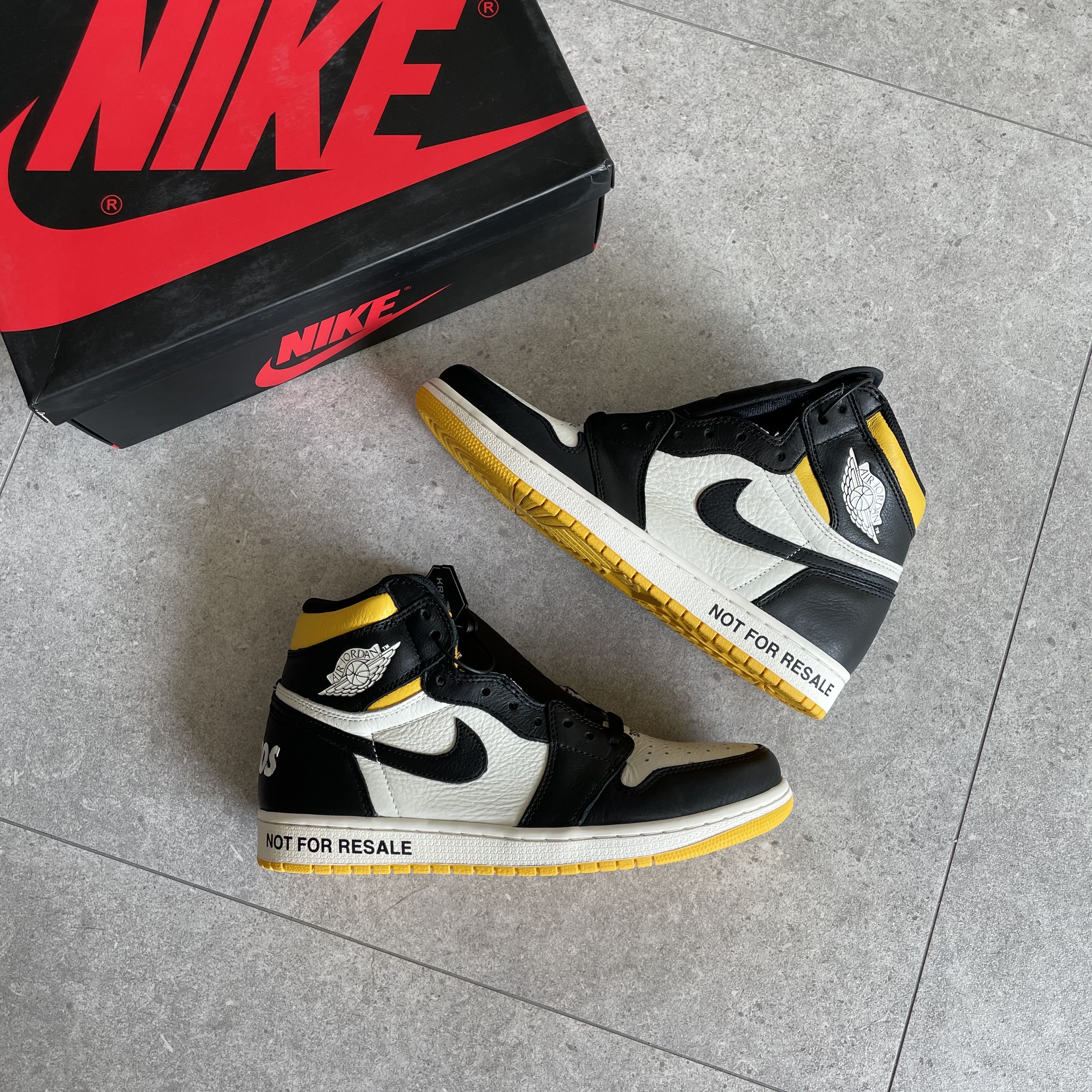 Jordan 1 Retro High Not for Resale Varsity Maize 착용 스타일