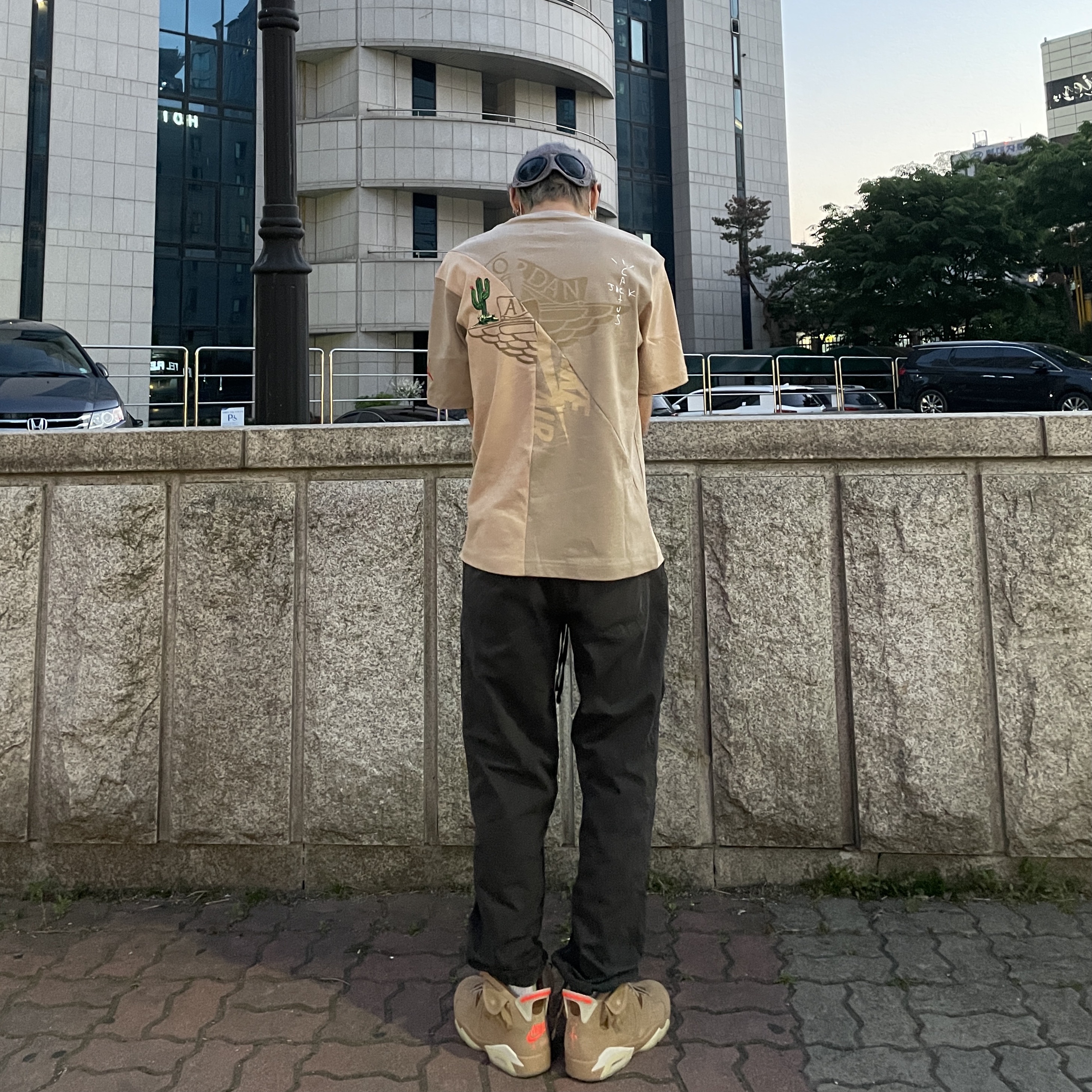 Jordan x Travis Scott S/S Top - Asia, Jordan 6 x Travis Scott Retro SP British Khaki 착용 스타일 - 2