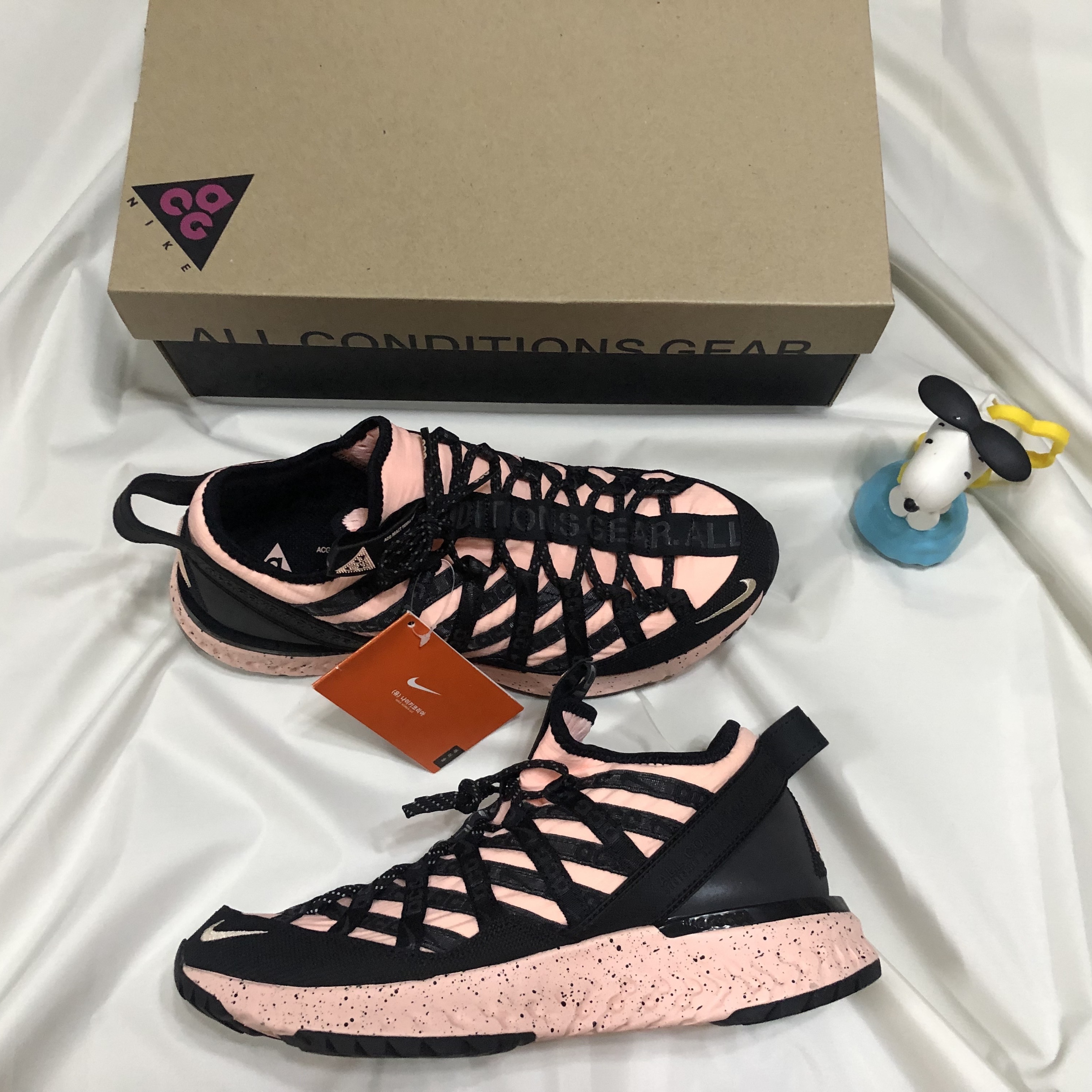 Nike ACG React Terra Gobe Melon Tint 착용 스타일
