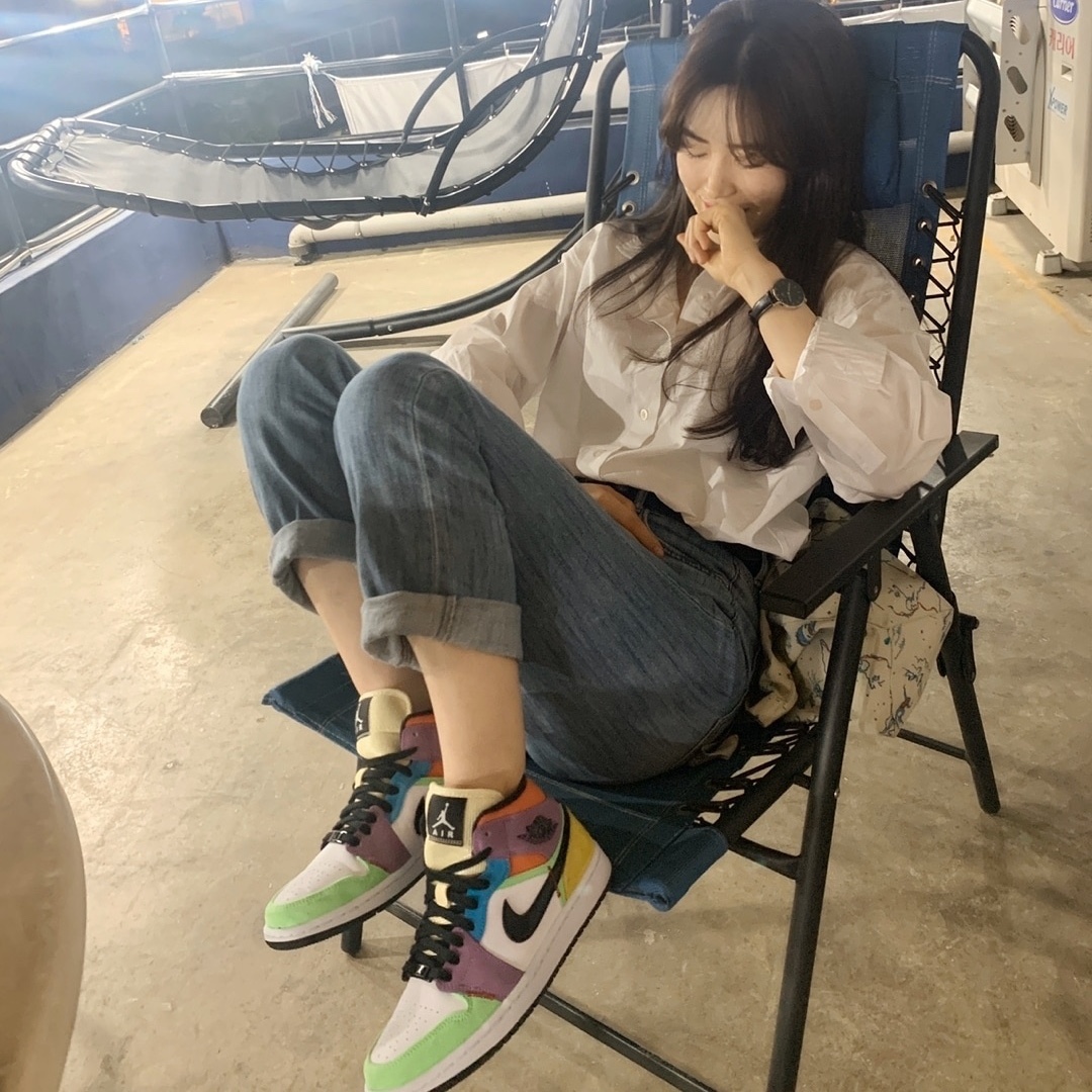 (W) Jordan 1 Mid SE Multi-Color Lightbulb 착용 스타일