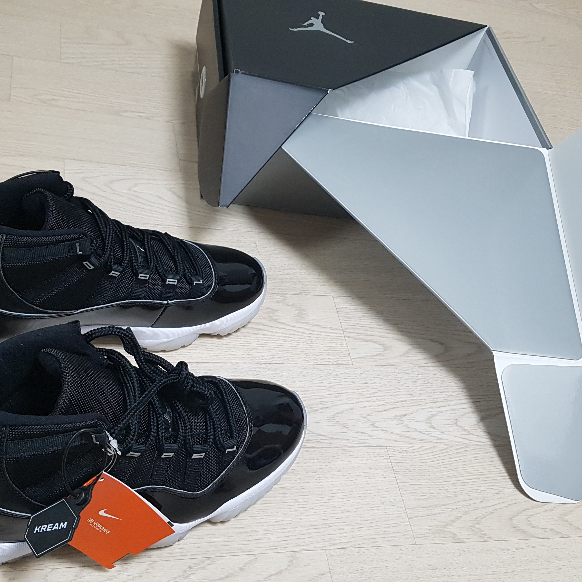 Jordan 11 Retro Jubilee 착용 스타일 - 3