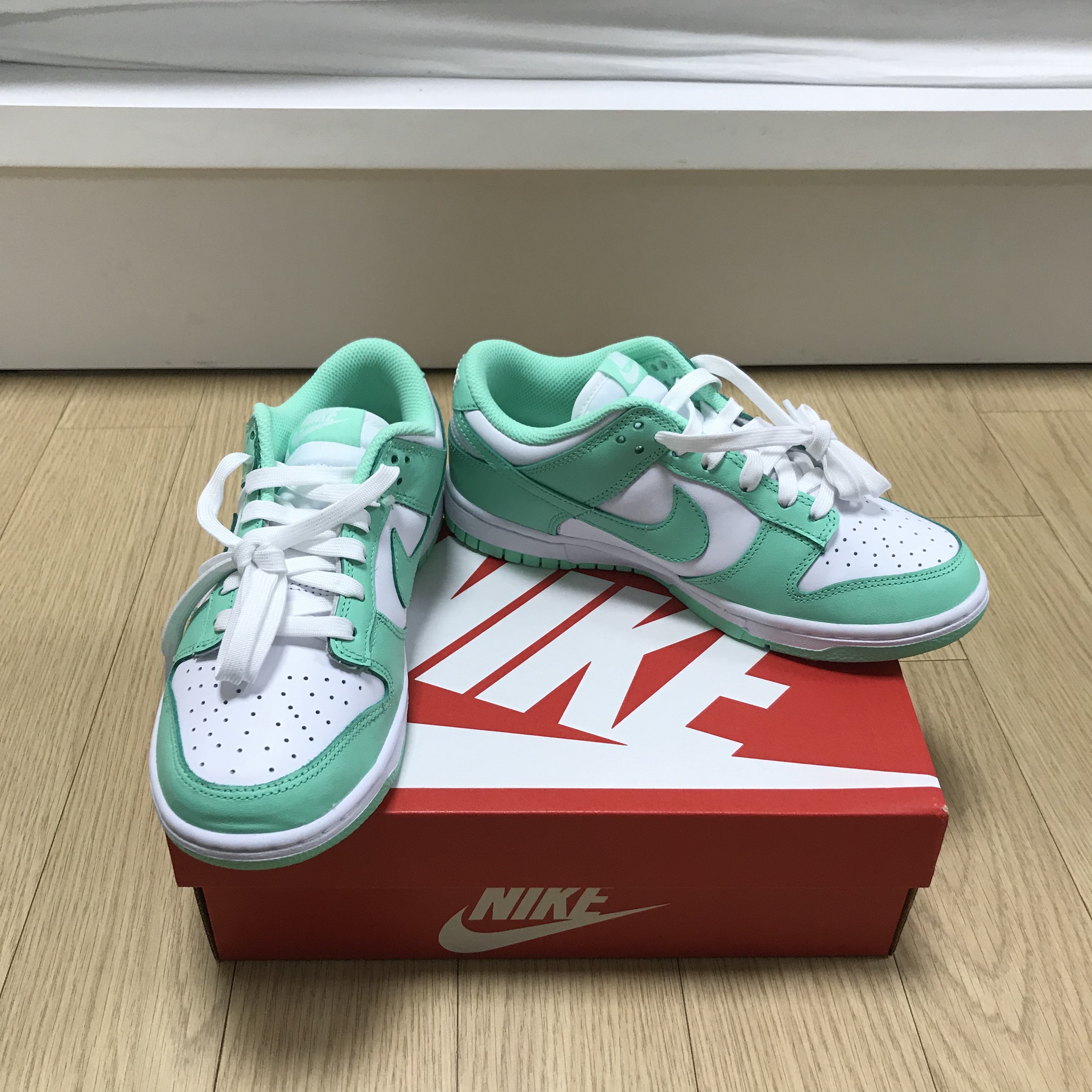 (W) Nike Dunk Low Green Glow 착용 스타일