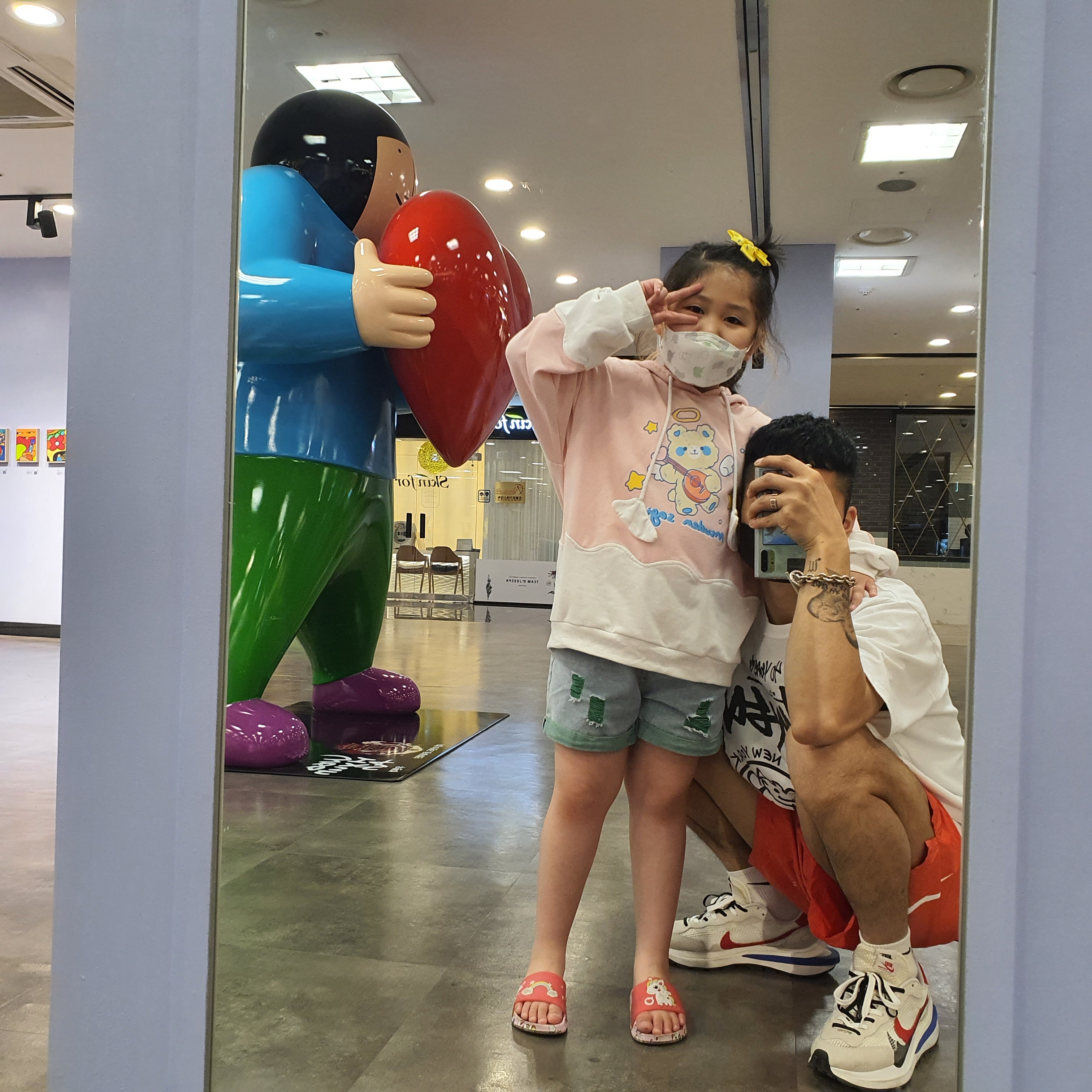 Nike x Sacai VaporWaffle Royal Fuchsia, Stussy x Marc Jacobs 40 WT T-Shirt 착용 스타일 - 3