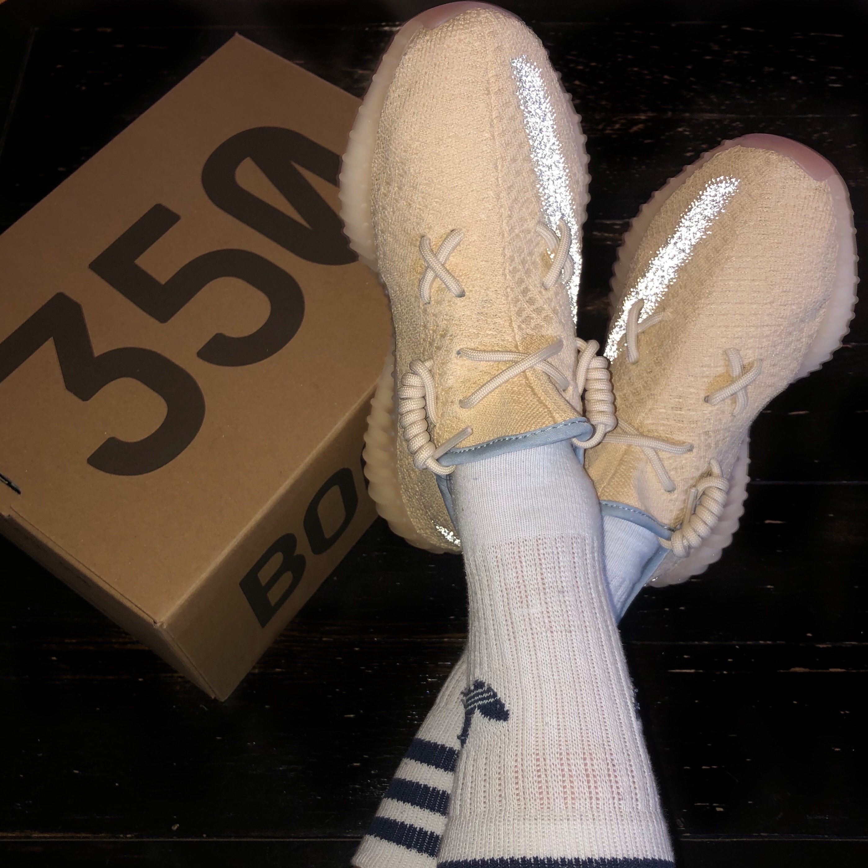 Adidas Yeezy Boost 350 V2 Linen 착용 스타일 - 2
