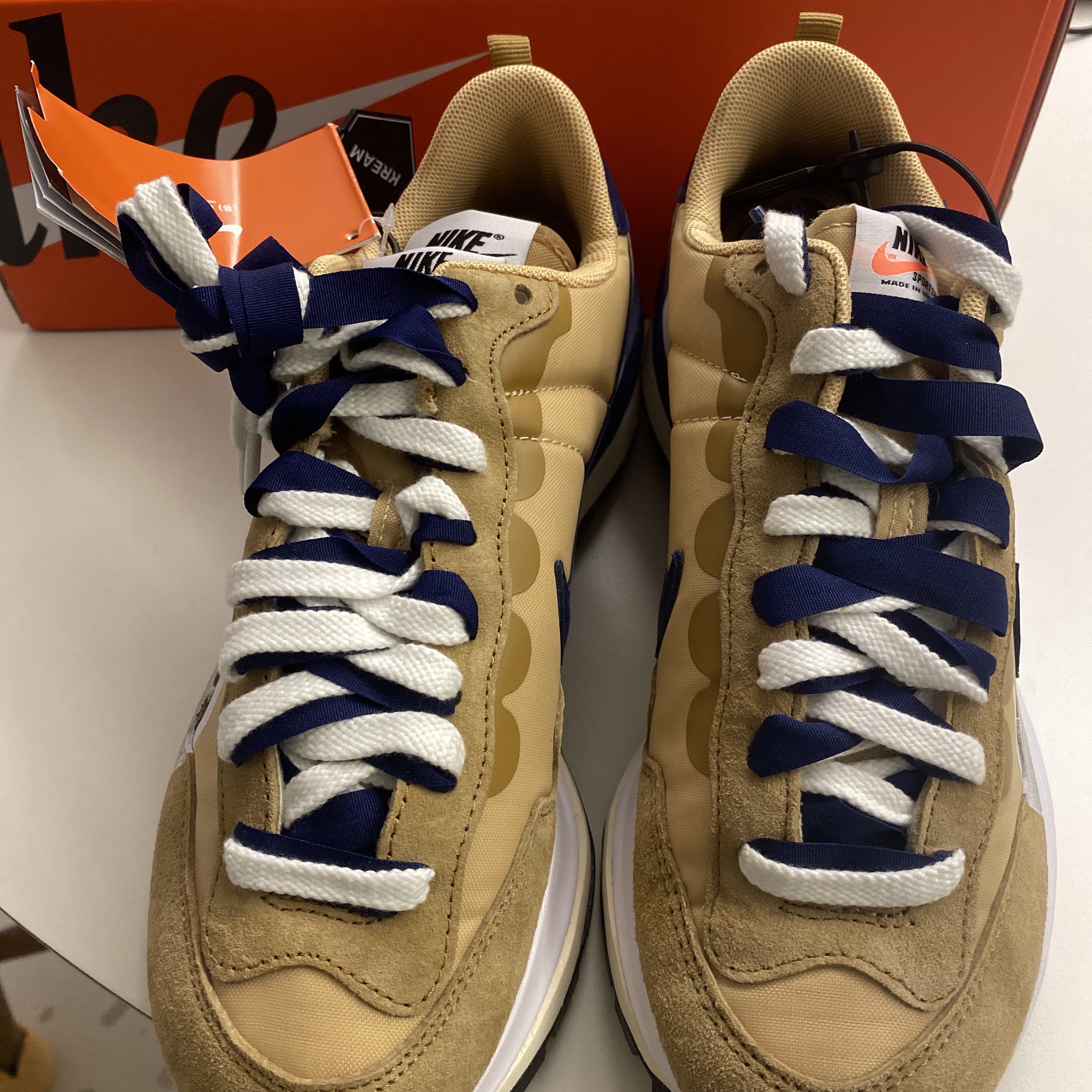 Nike x Sacai VaporWaffle Sesame and Blue Void 착용 스타일 - 3