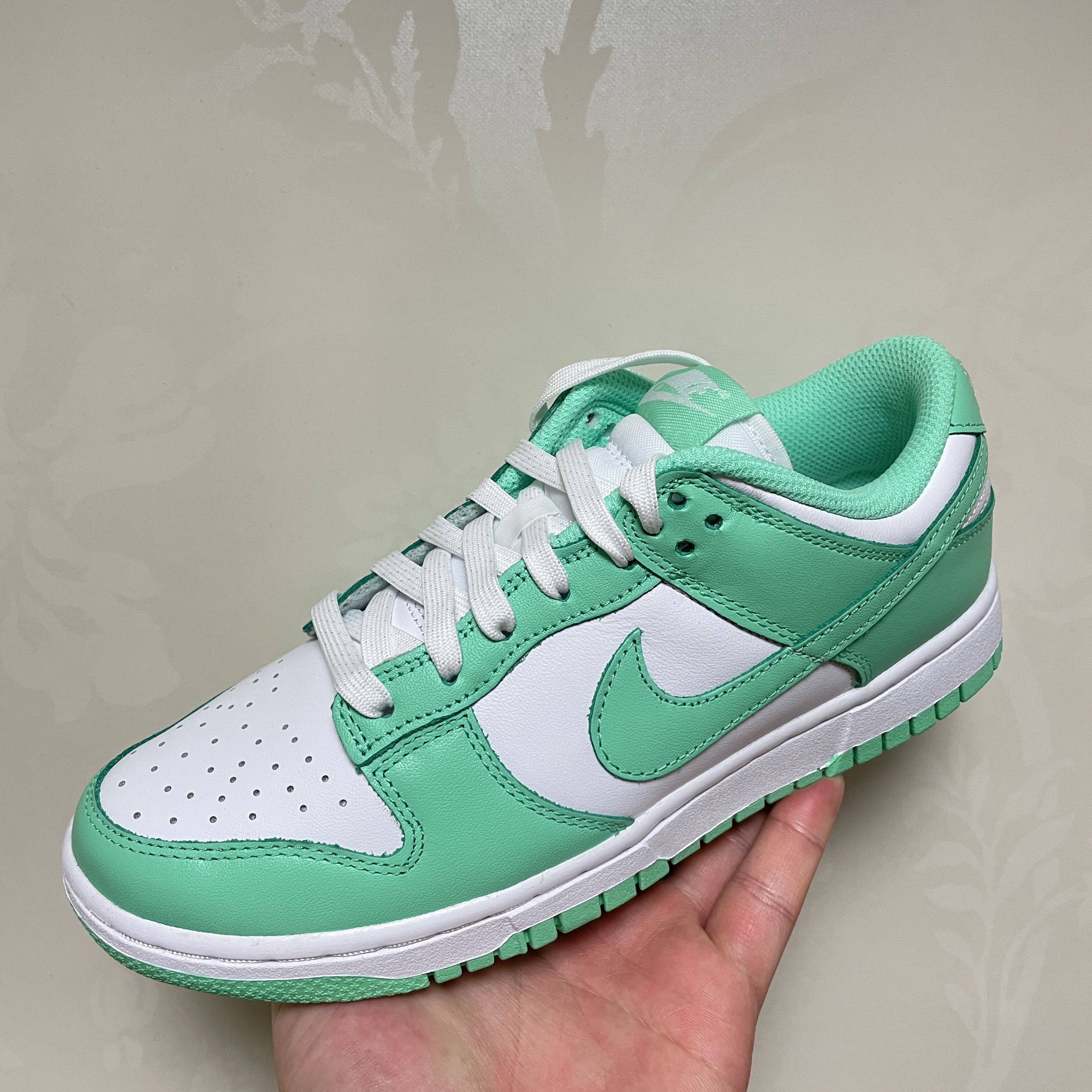 (W) Nike Dunk Low Green Glow 착용 스타일